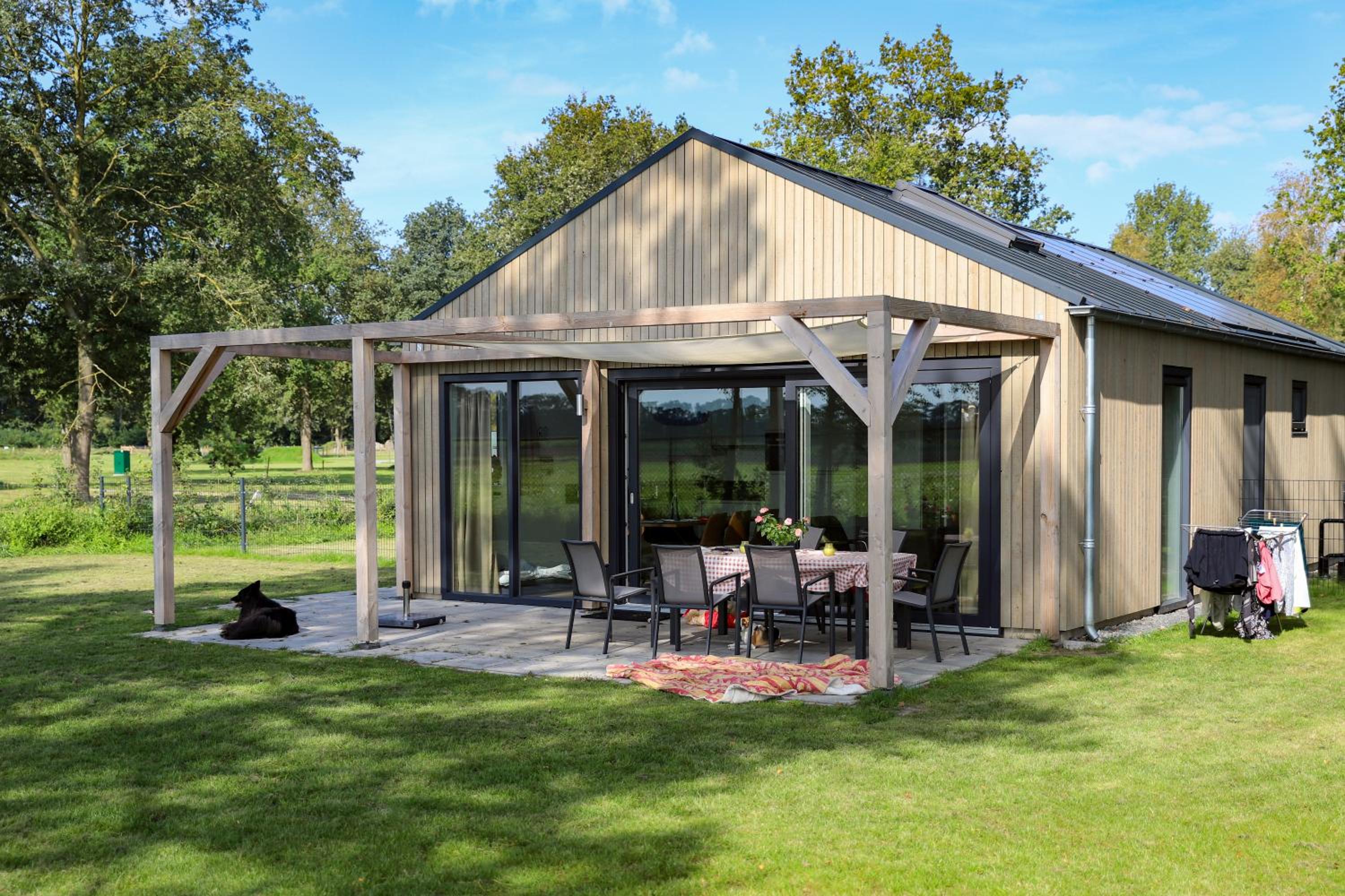 Three-Bedroom Bungalow photo 2