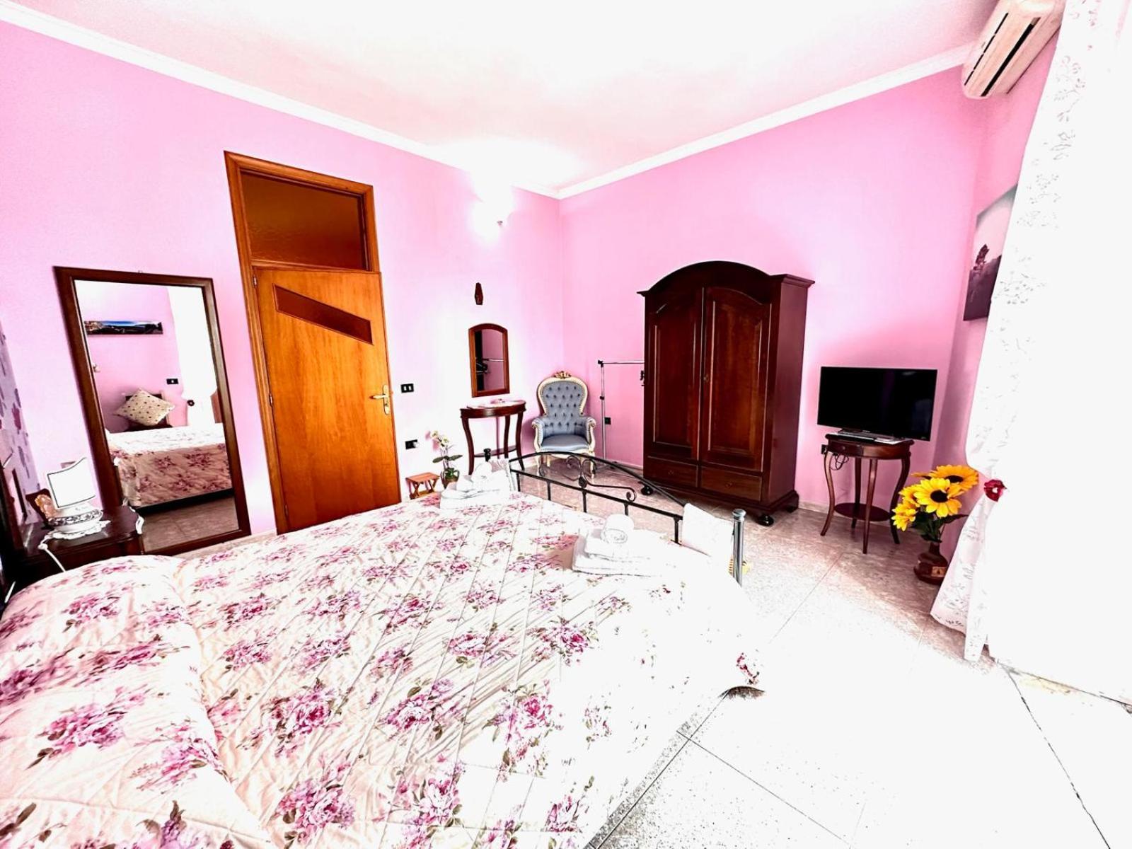 Family Room with Balcony photo 1