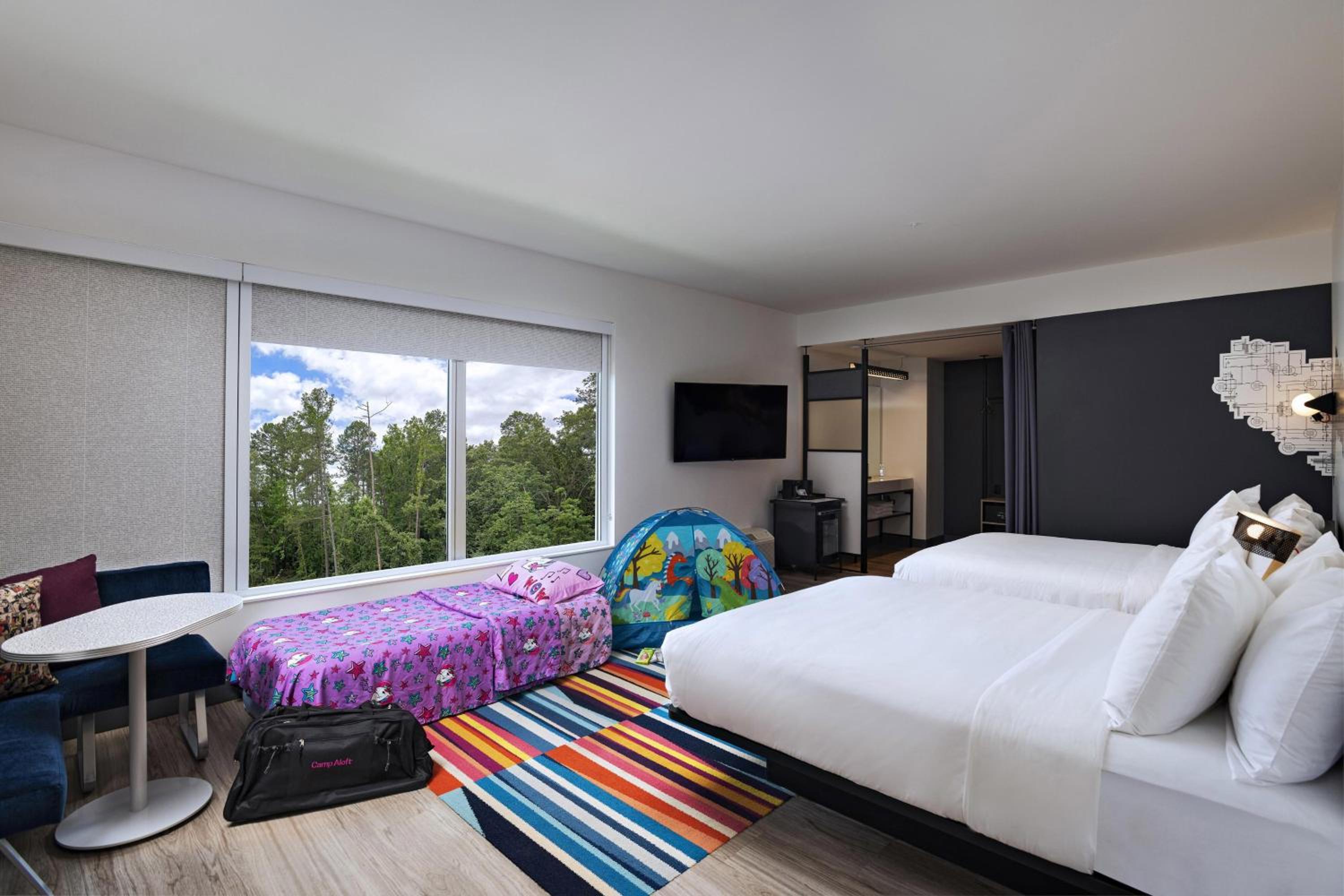 Aloft, Guest room, 2 Queen - Photo 2