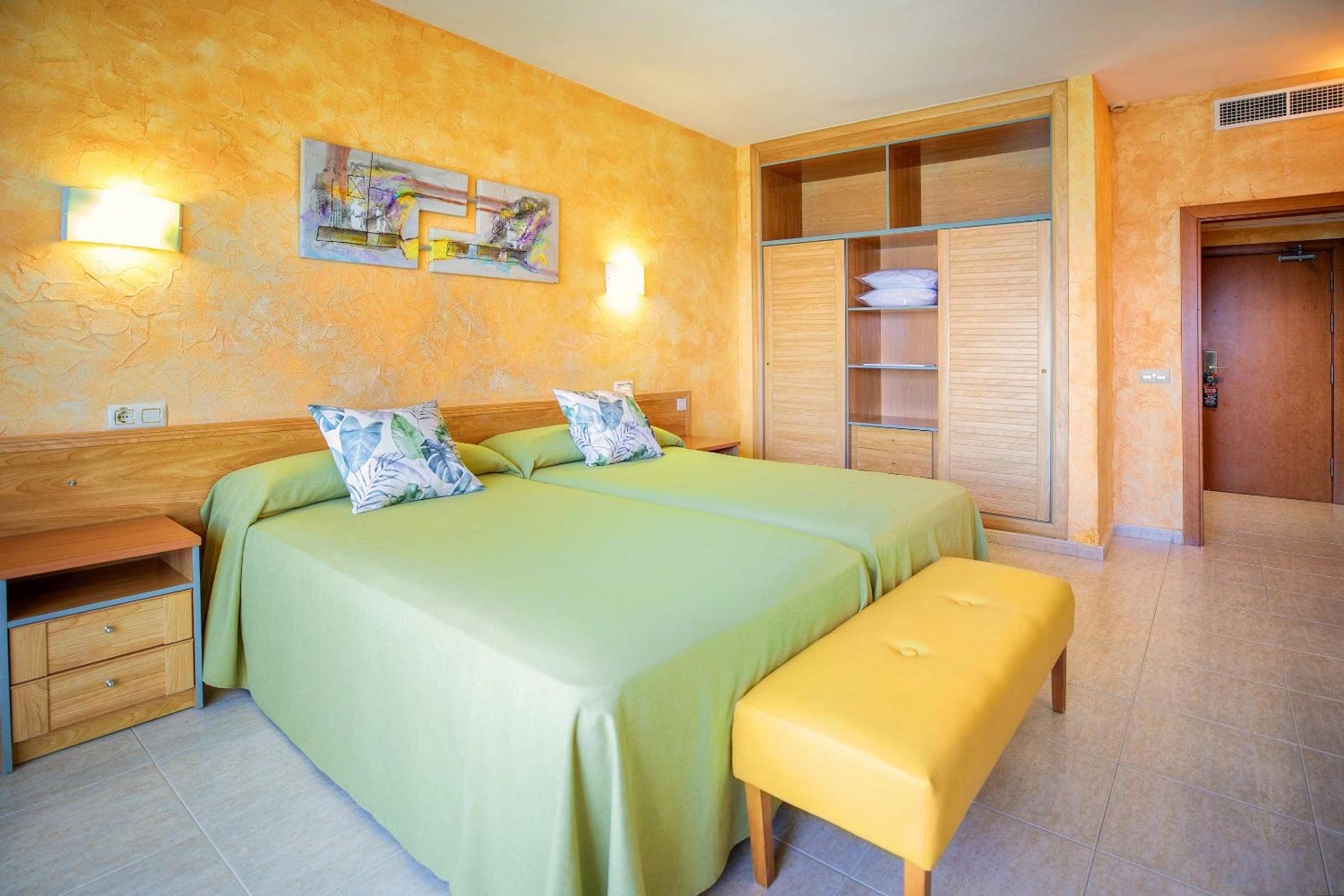 Habitación Doble o con Dos Camas con Vista al Mar