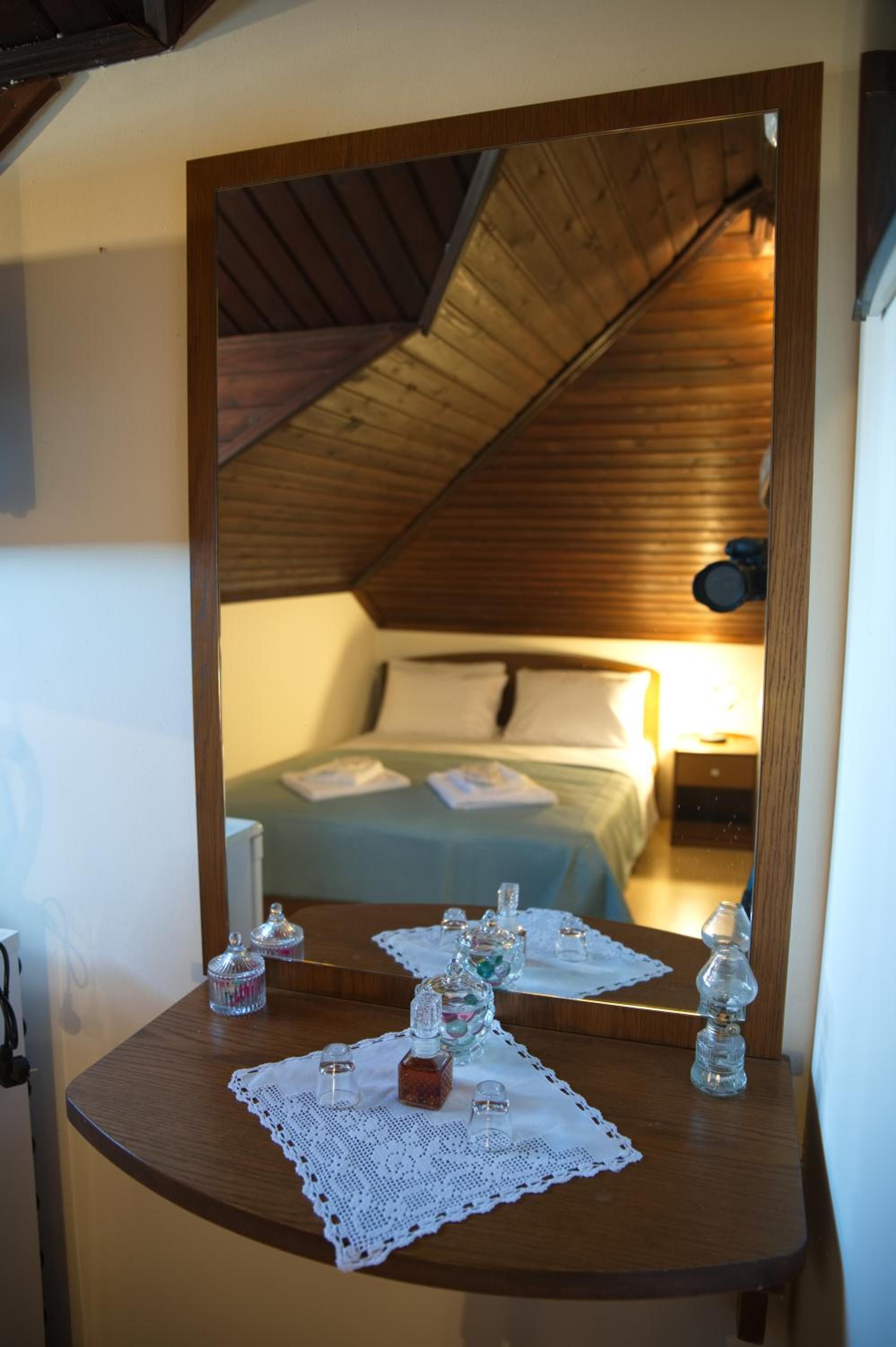 Economy Double Room photo 2