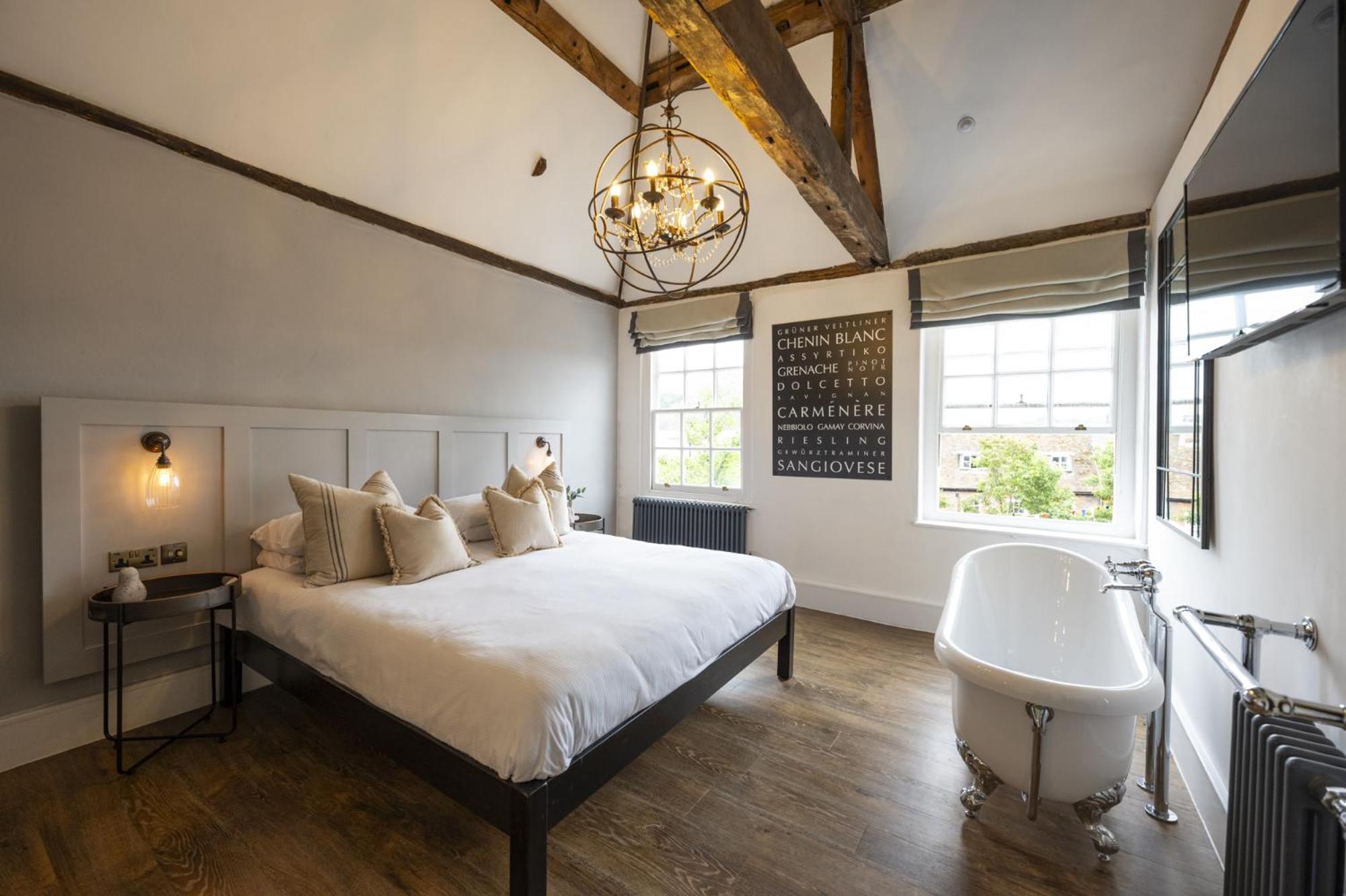 Deluxe King Room