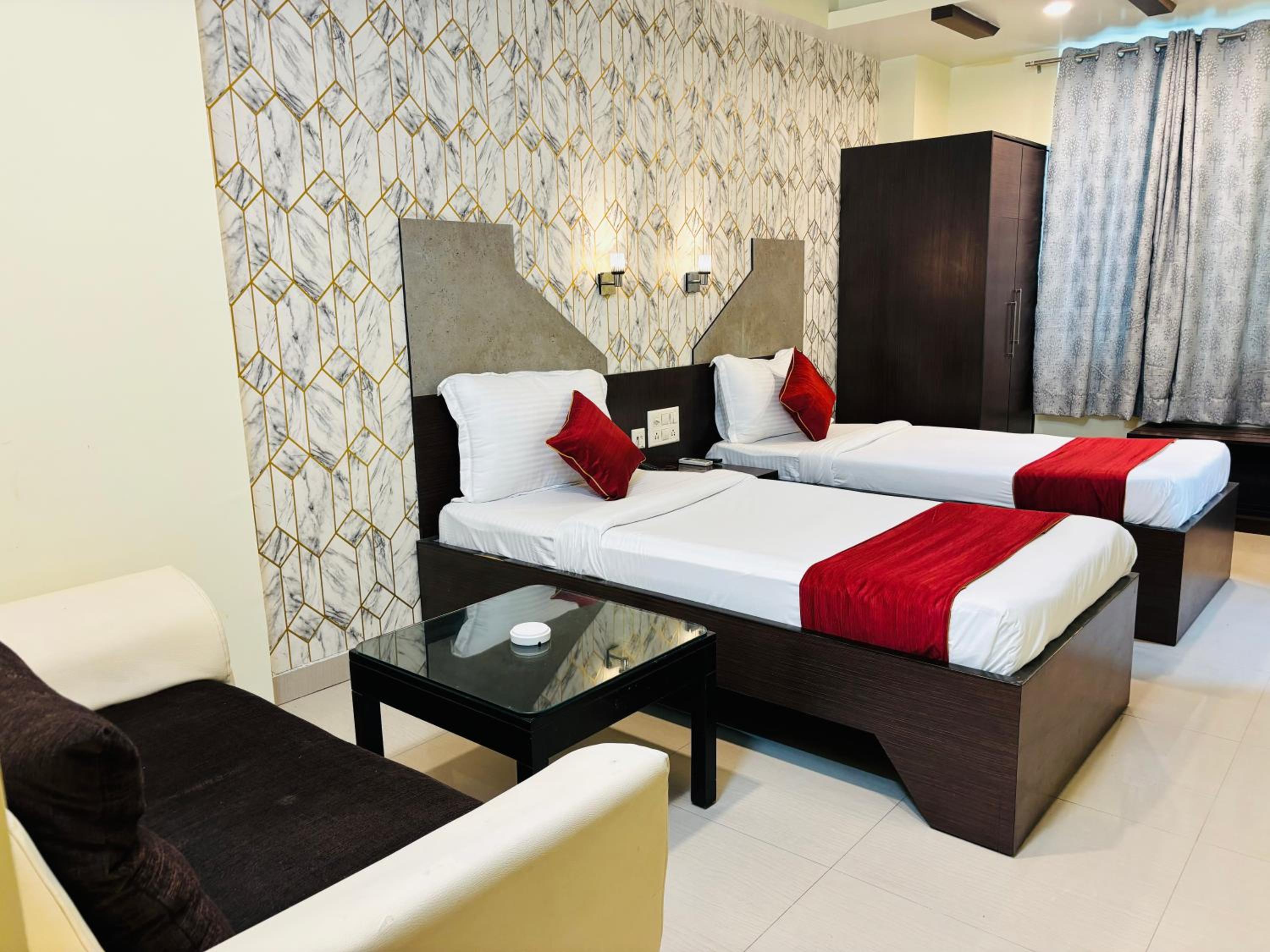 Deluxe Double Or Twin Room - Photo 4