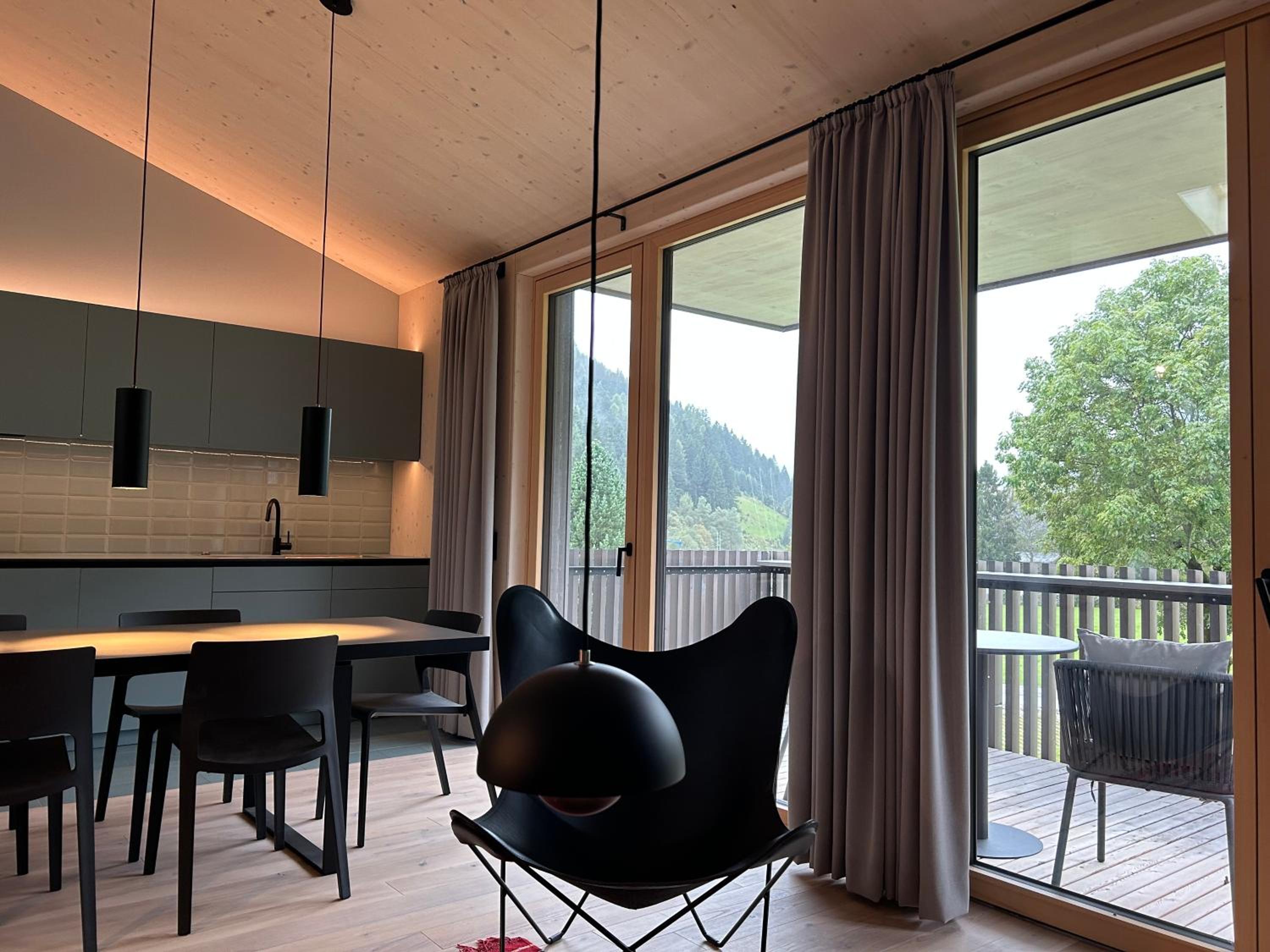 Two-Bedroom Deluxe Apartment with Balcony photo 2