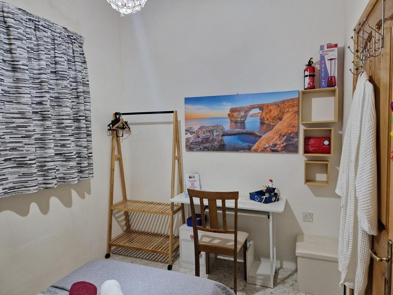 Single Room photo 3