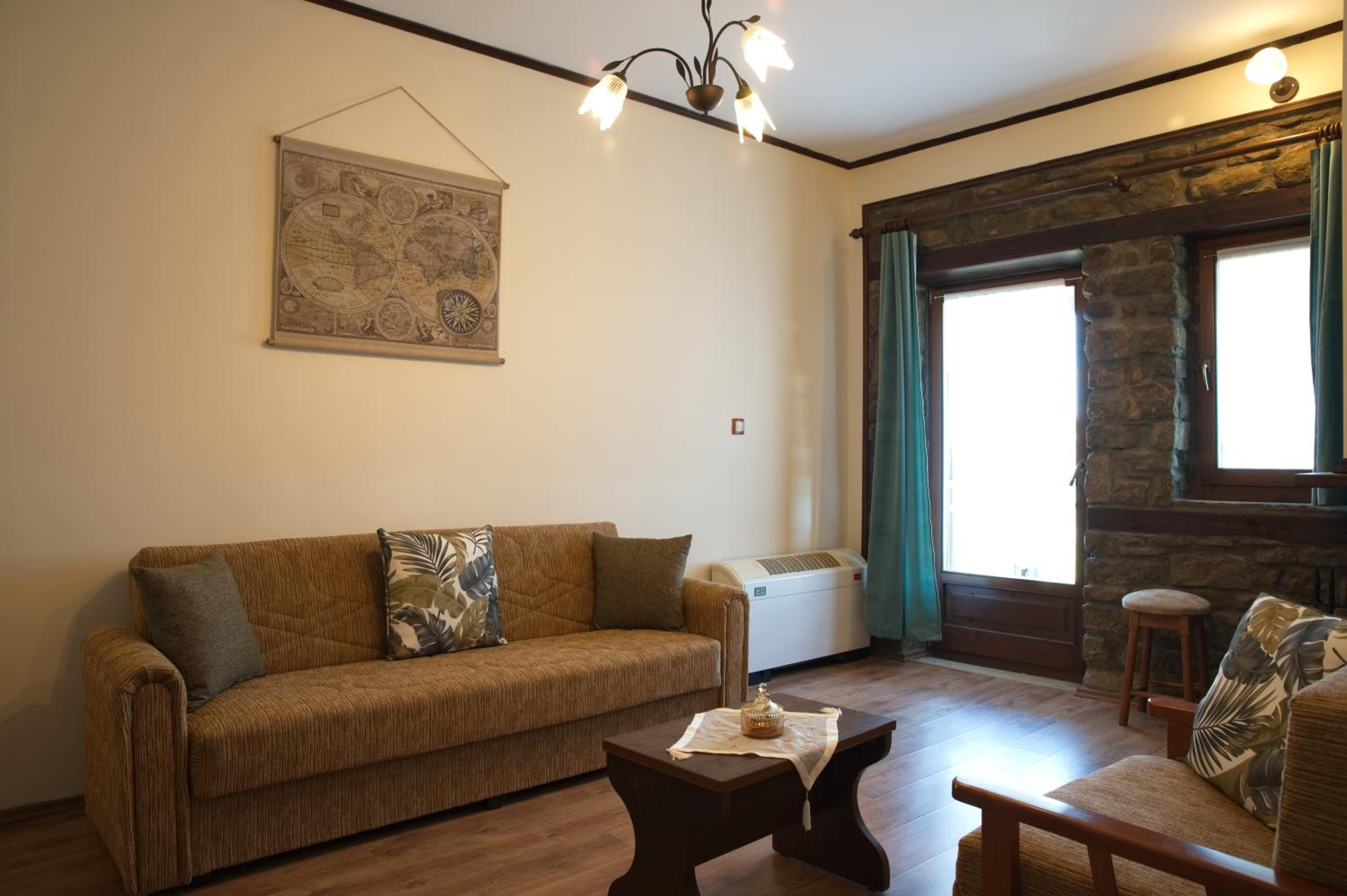 Deluxe Family Room photo 3