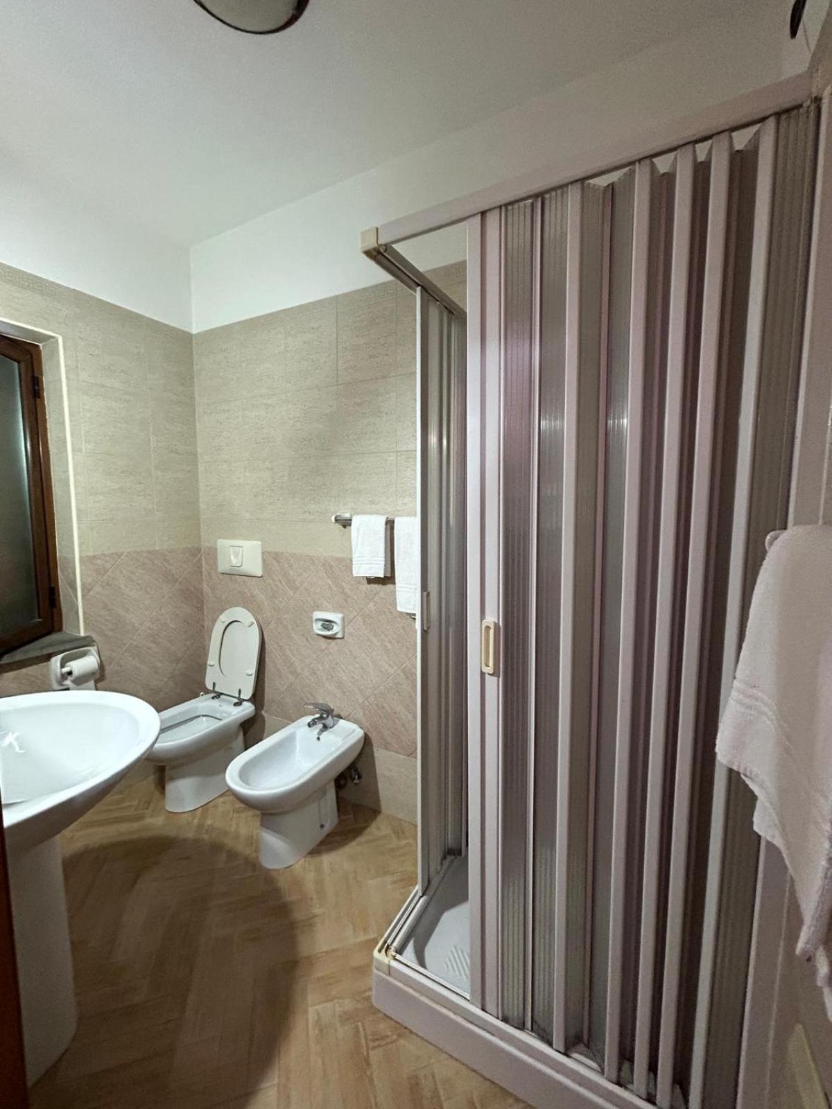 Economy Double Room photo 2
