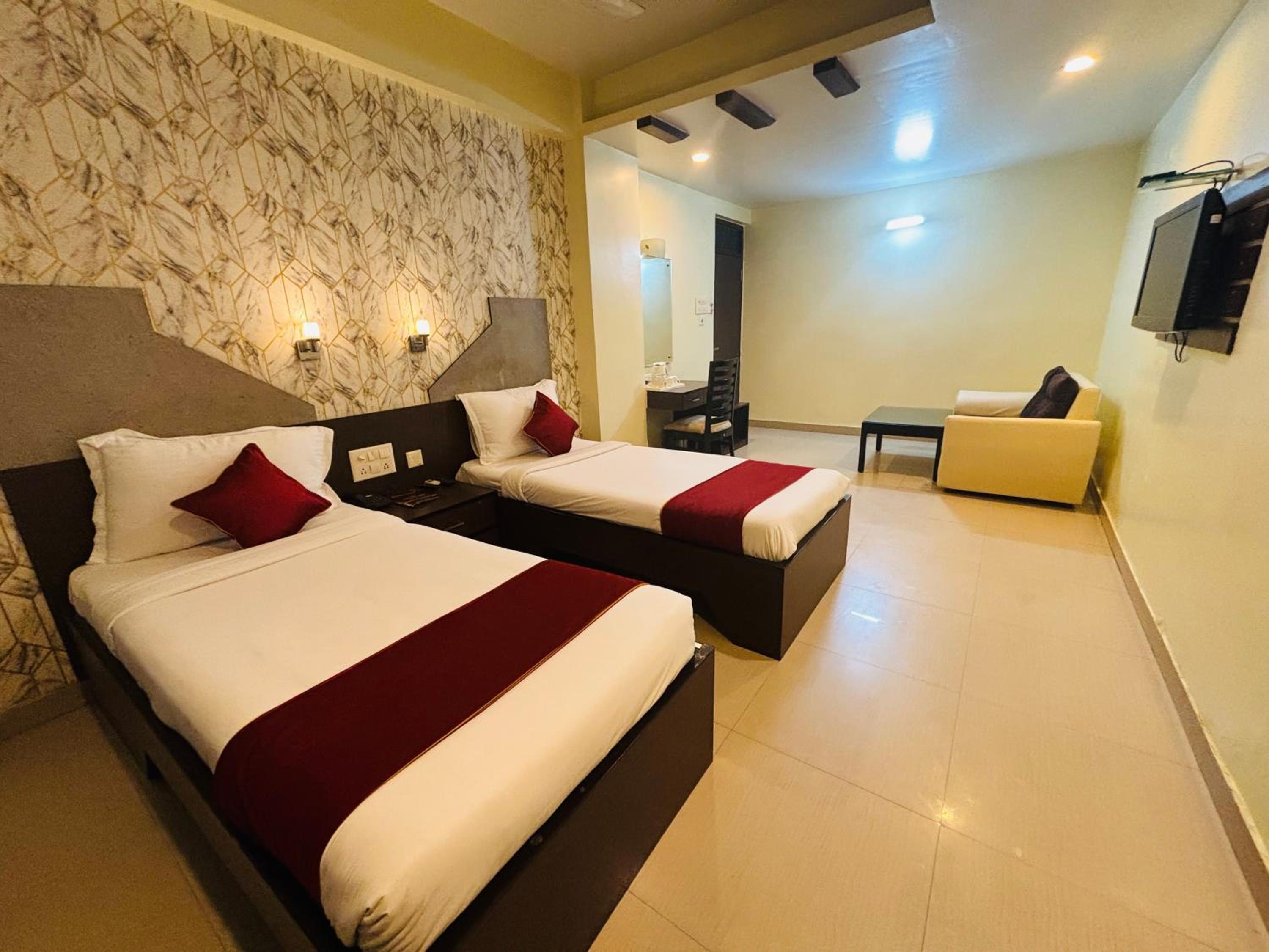 Deluxe Double Or Twin Room - Photo 3
