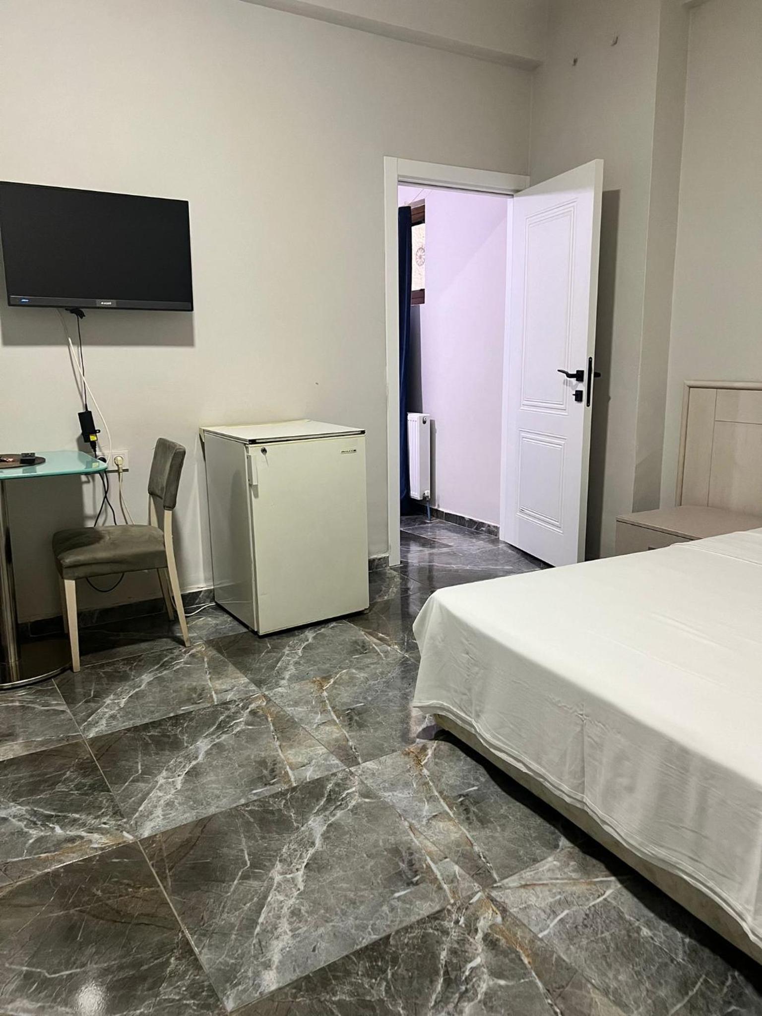 Basic Triple Room photo 1