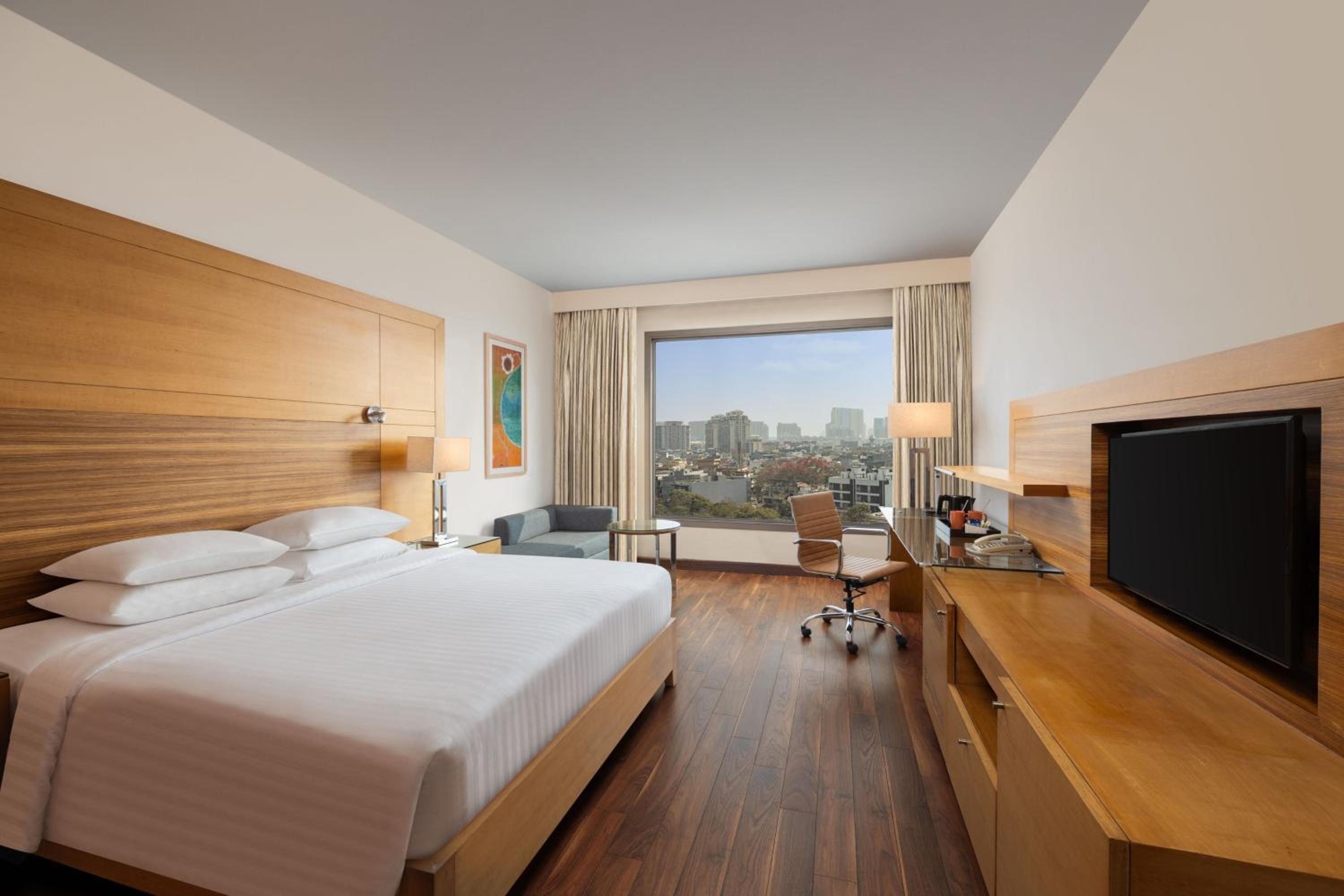 King Guest Room - Photo 3