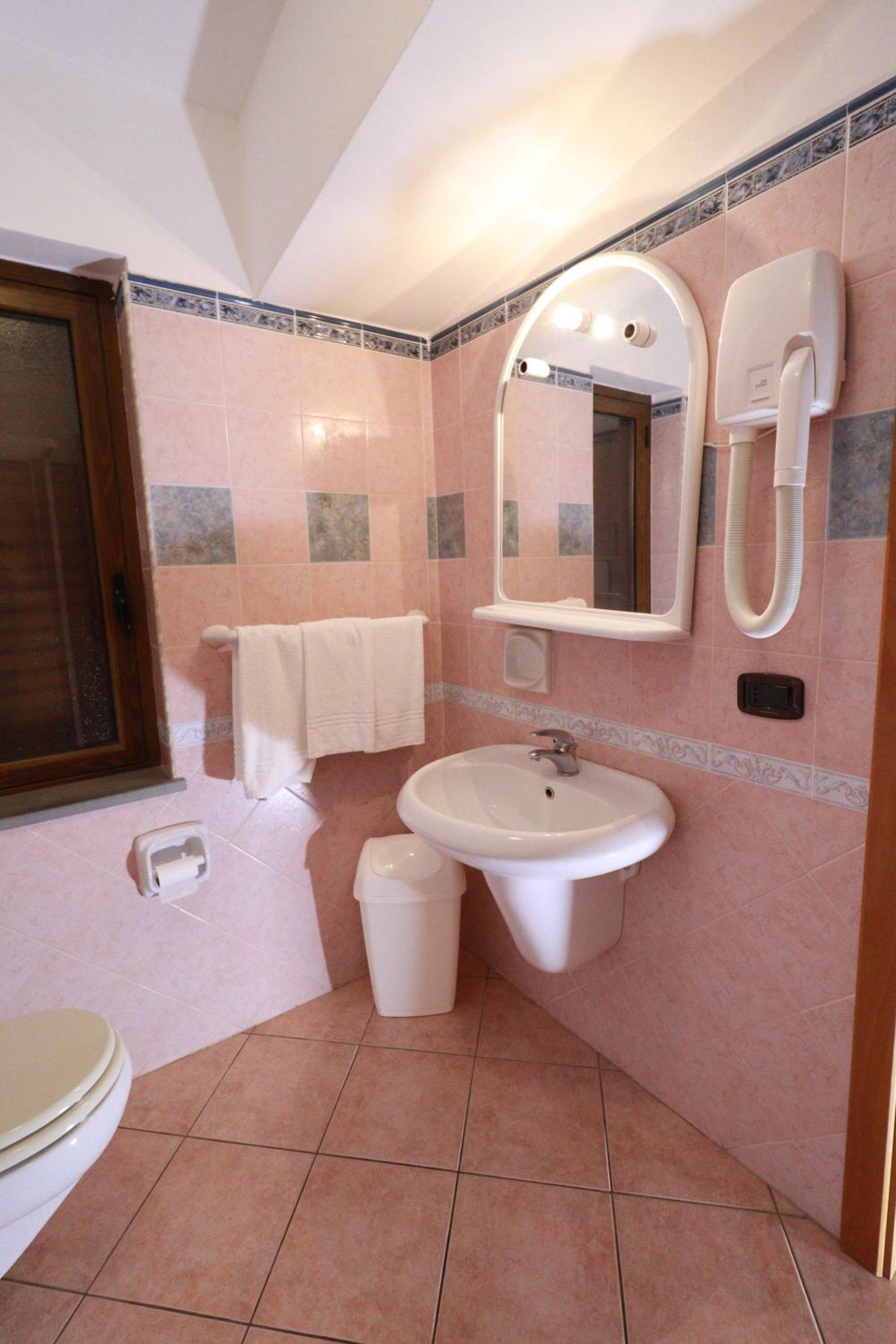 Standard Double or Twin Room photo 2