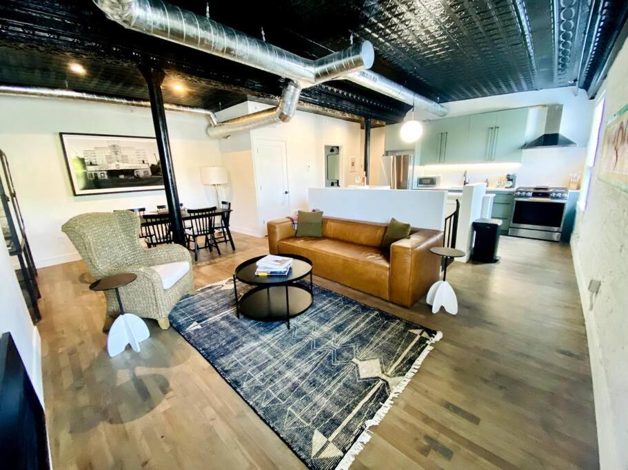 Three-Bedroom Apartment photo 1