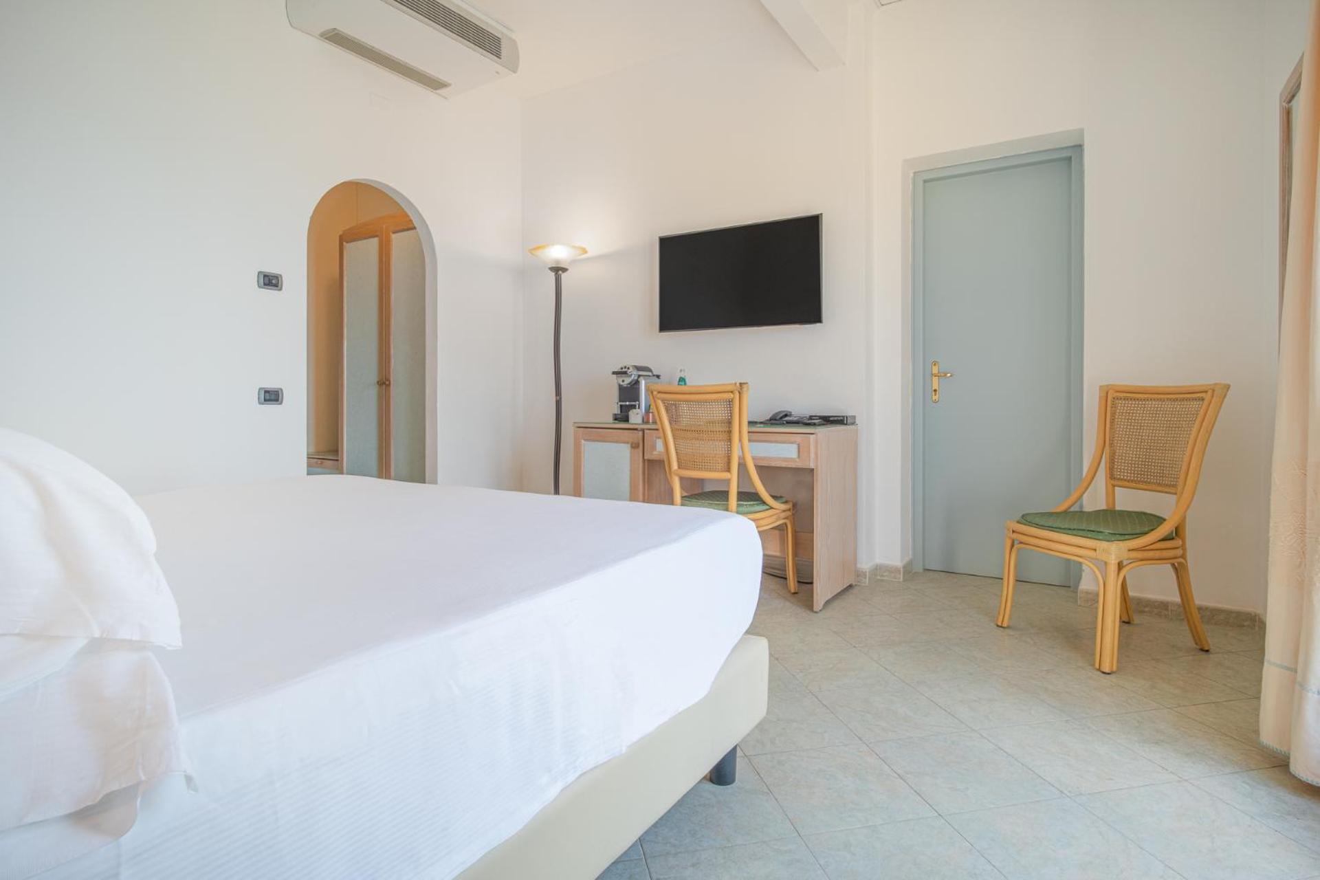 Deluxe Double or Twin Room with Sea View - Panoramic - Photo 2