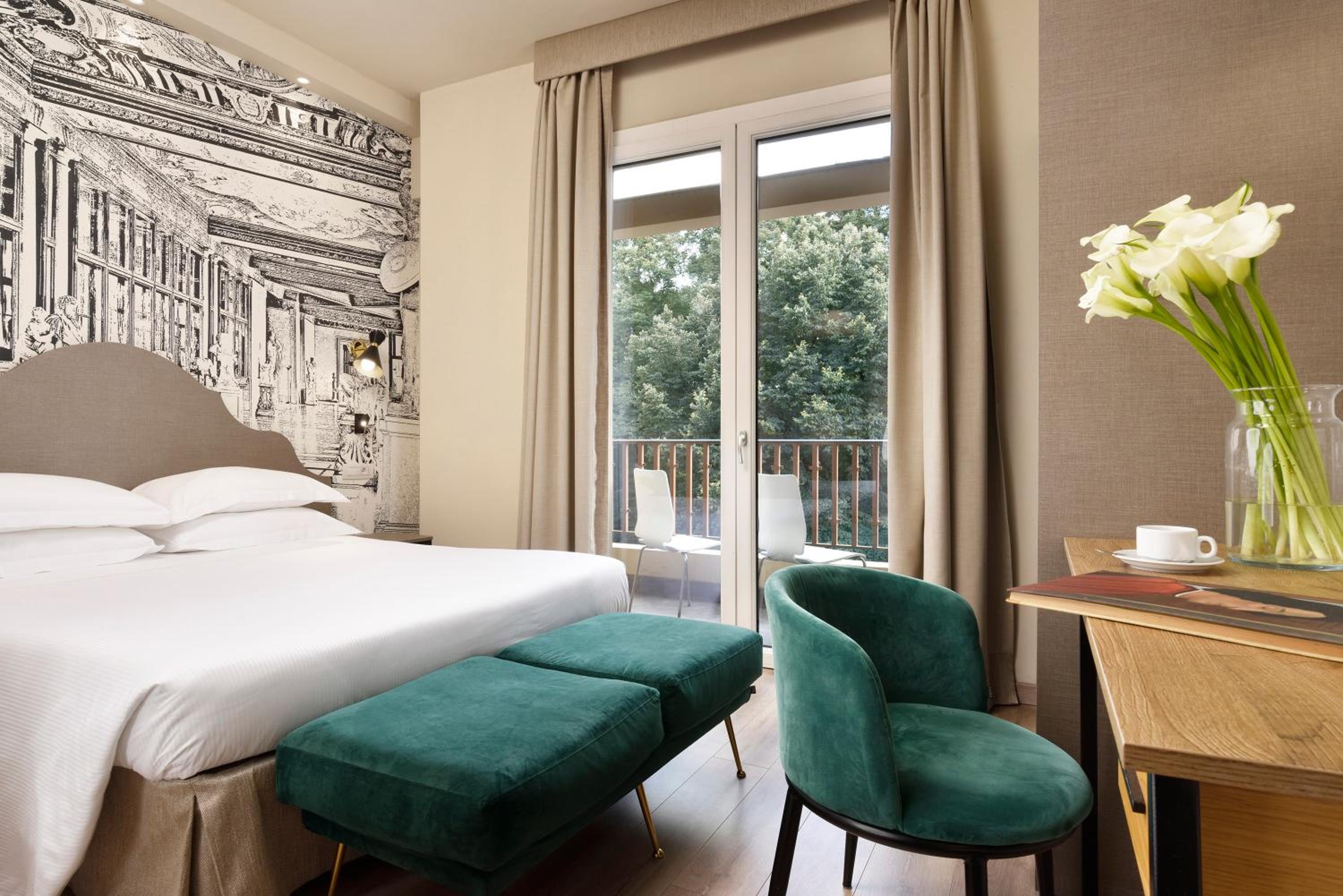 Superior Executive Room with Park view and Balcony