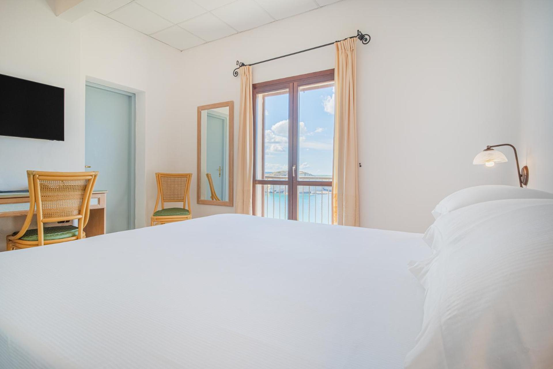 Deluxe Double or Twin Room with Sea View - Panoramic - Photo 7