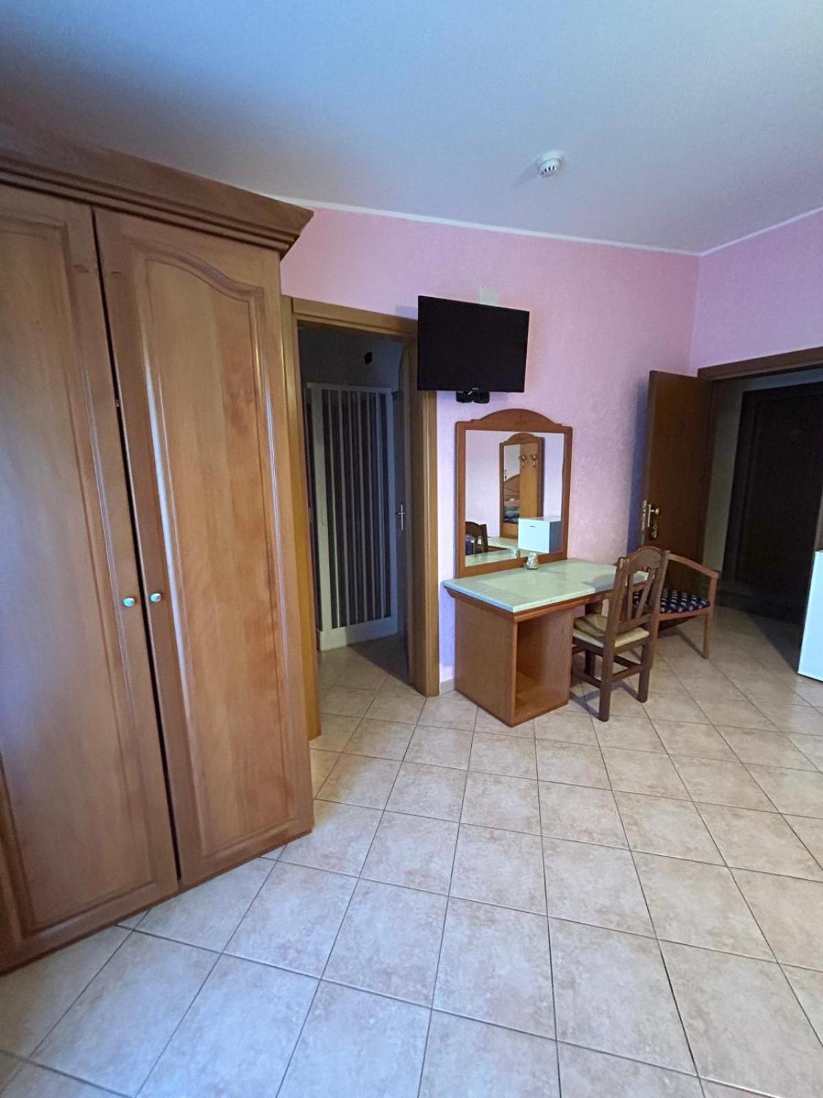 Standard Triple Room photo 2