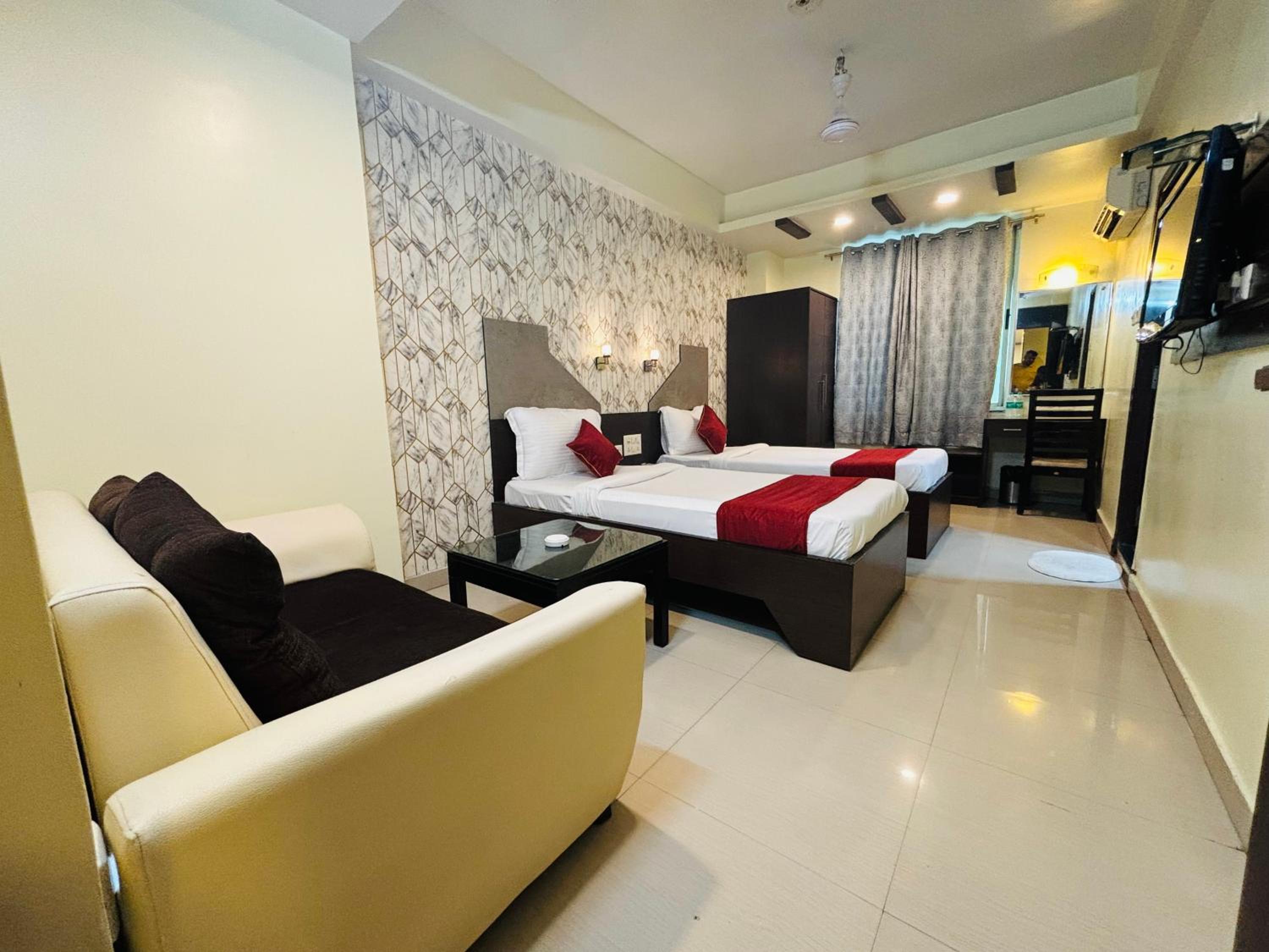 Deluxe Double Or Twin Room - Photo 8