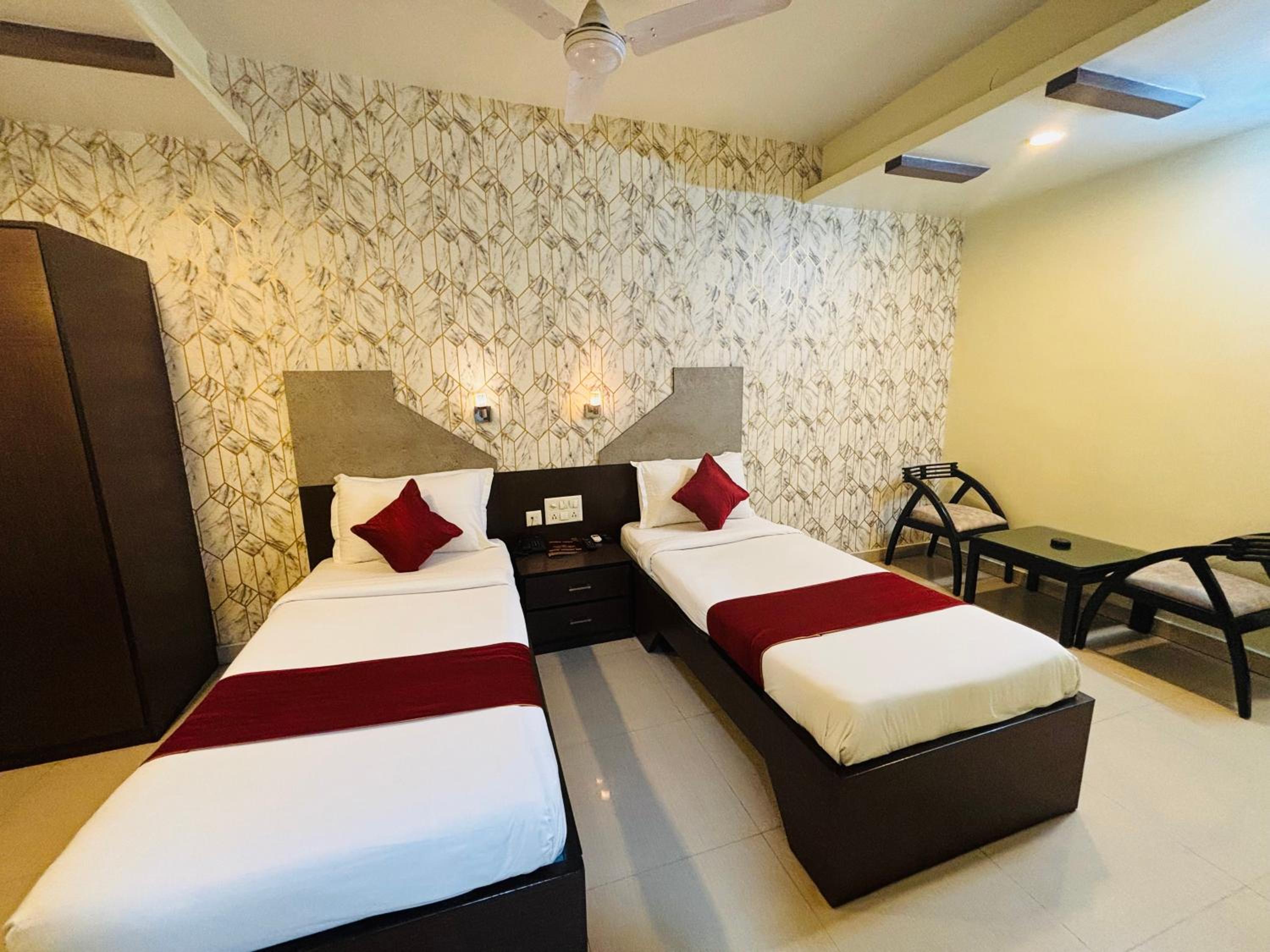 Deluxe Double Or Twin Room - Photo 18