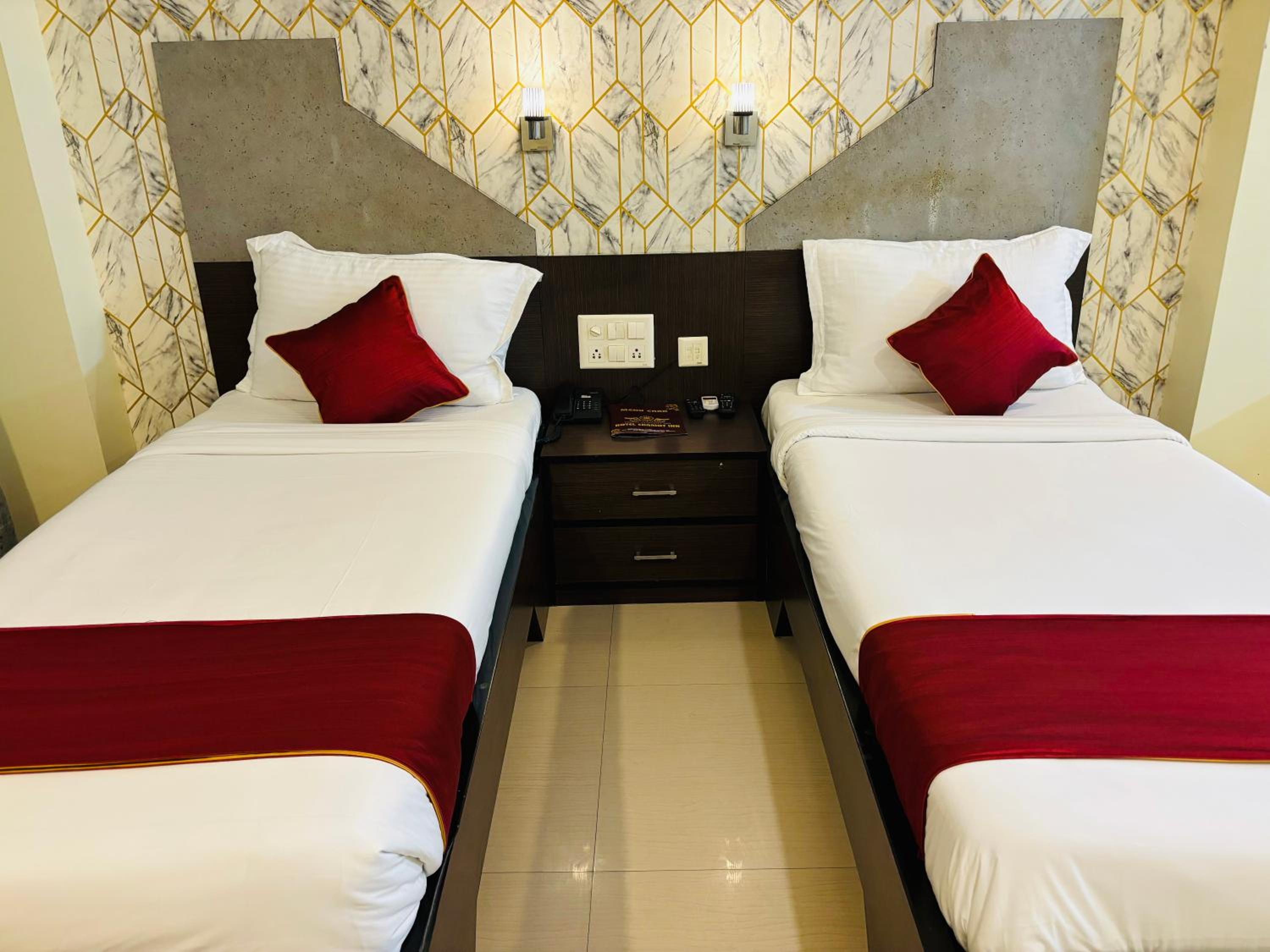 Deluxe Double Or Twin Room - Photo 23