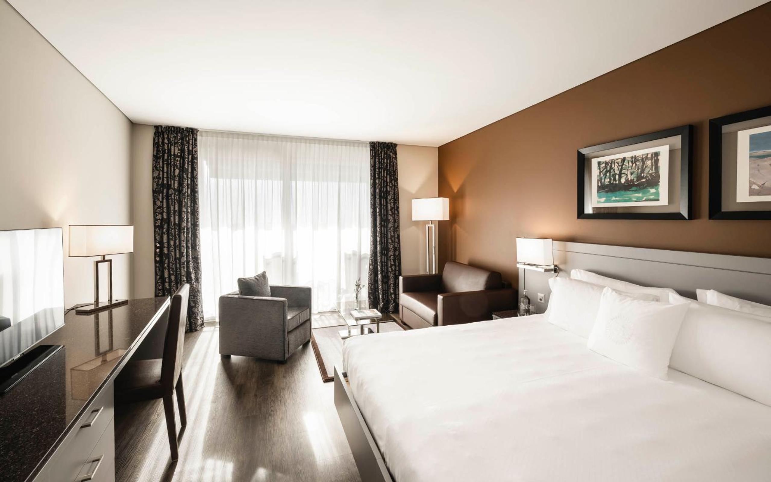 Superior Chic Double or Twin Room with Balcony and Lake View