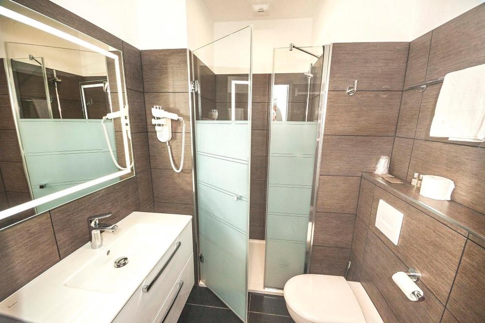 Quadruple Room - Photo 4