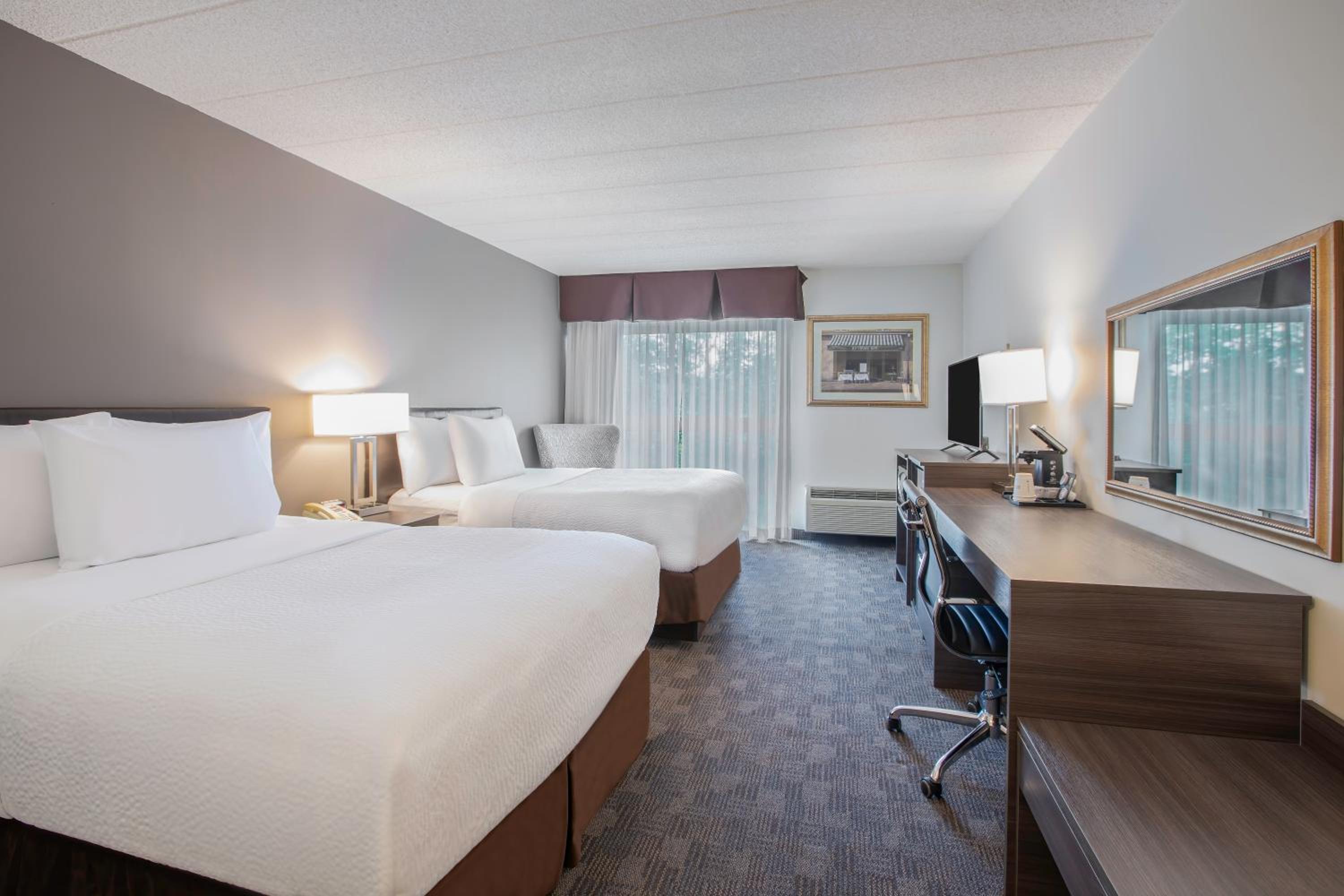 Double Room with Two Double Beds - Non-Smoking - Photo 3