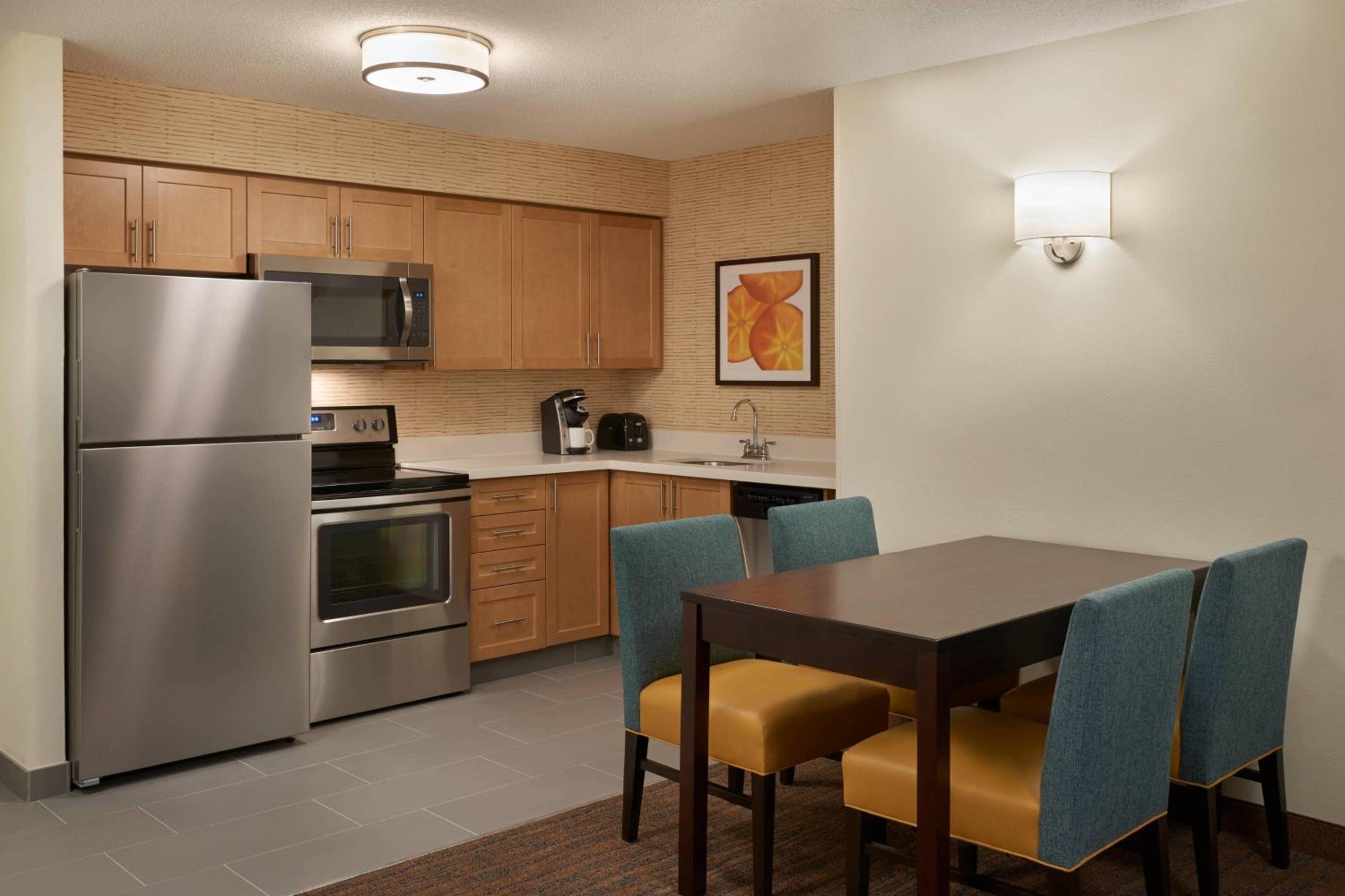 Two-Bedroom Suite - Photo 3