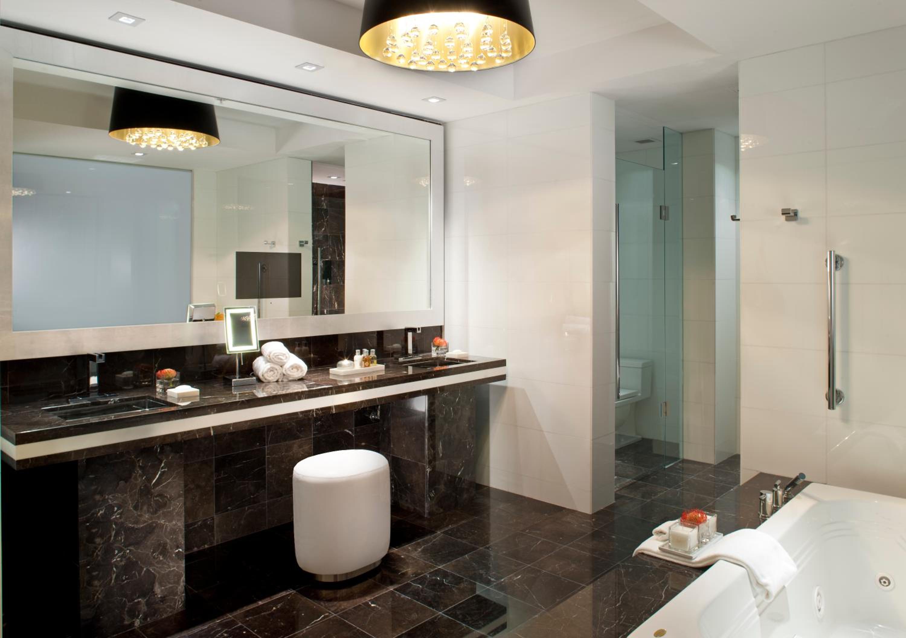 Warhol One-Bedroom King Suite
