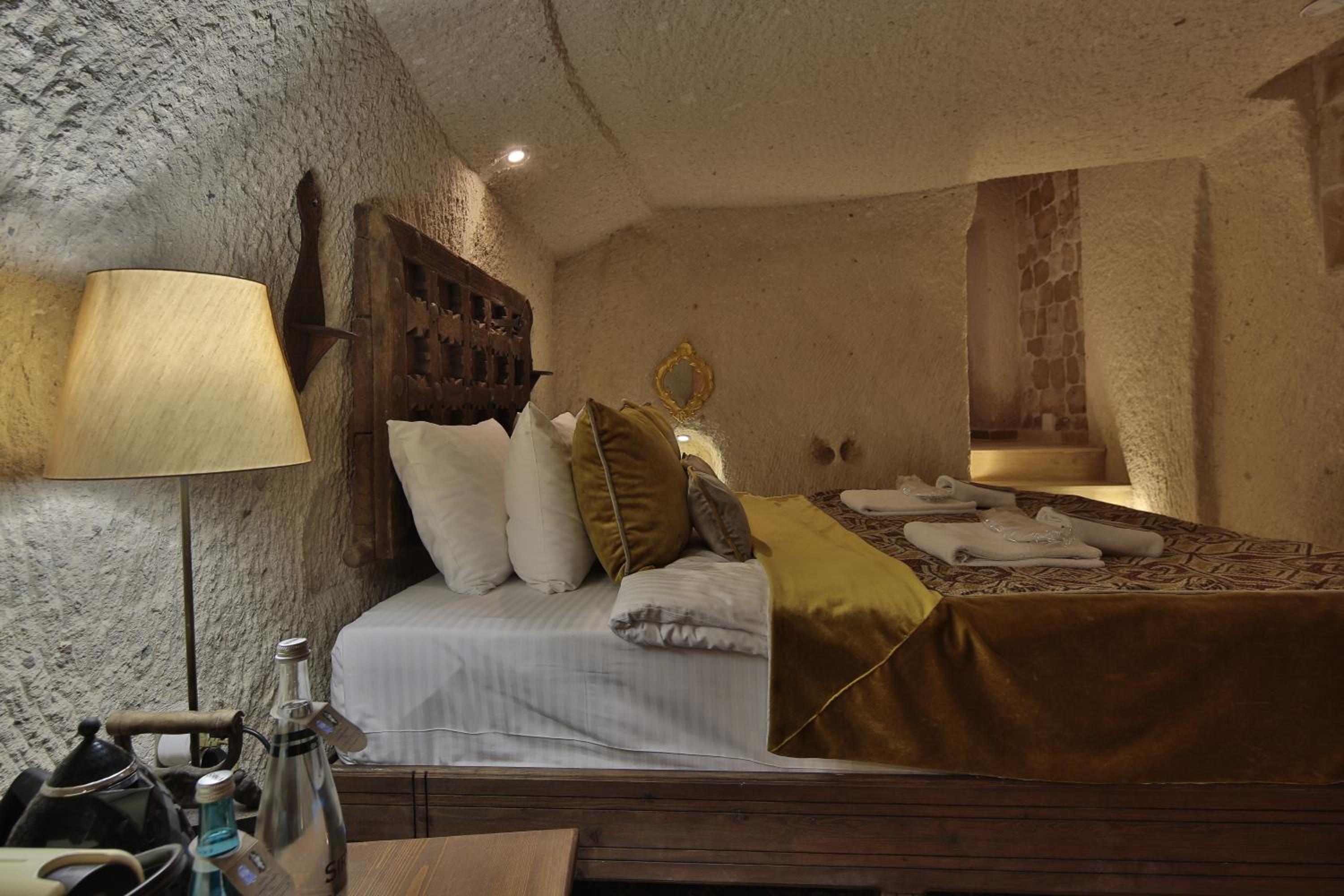  Premier Cave Suite photo 1