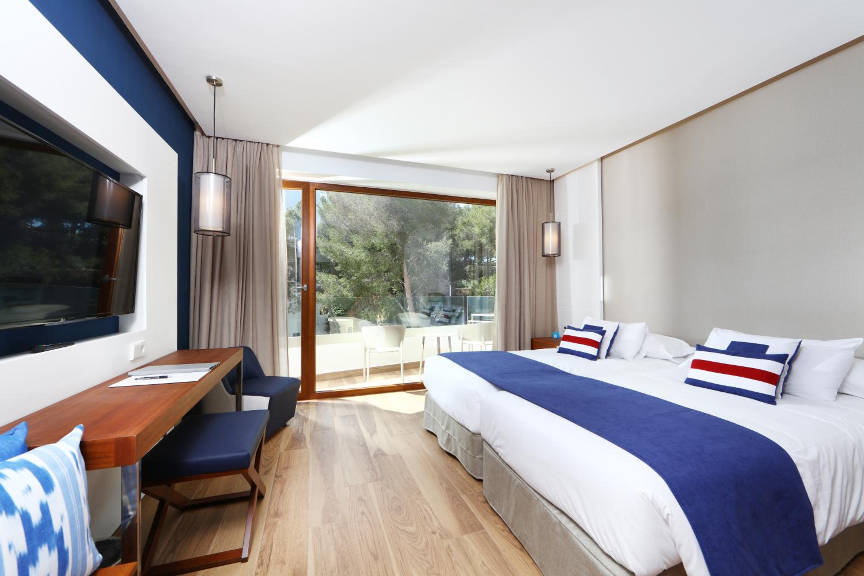 Superior Double or Twin Room - Photo 13