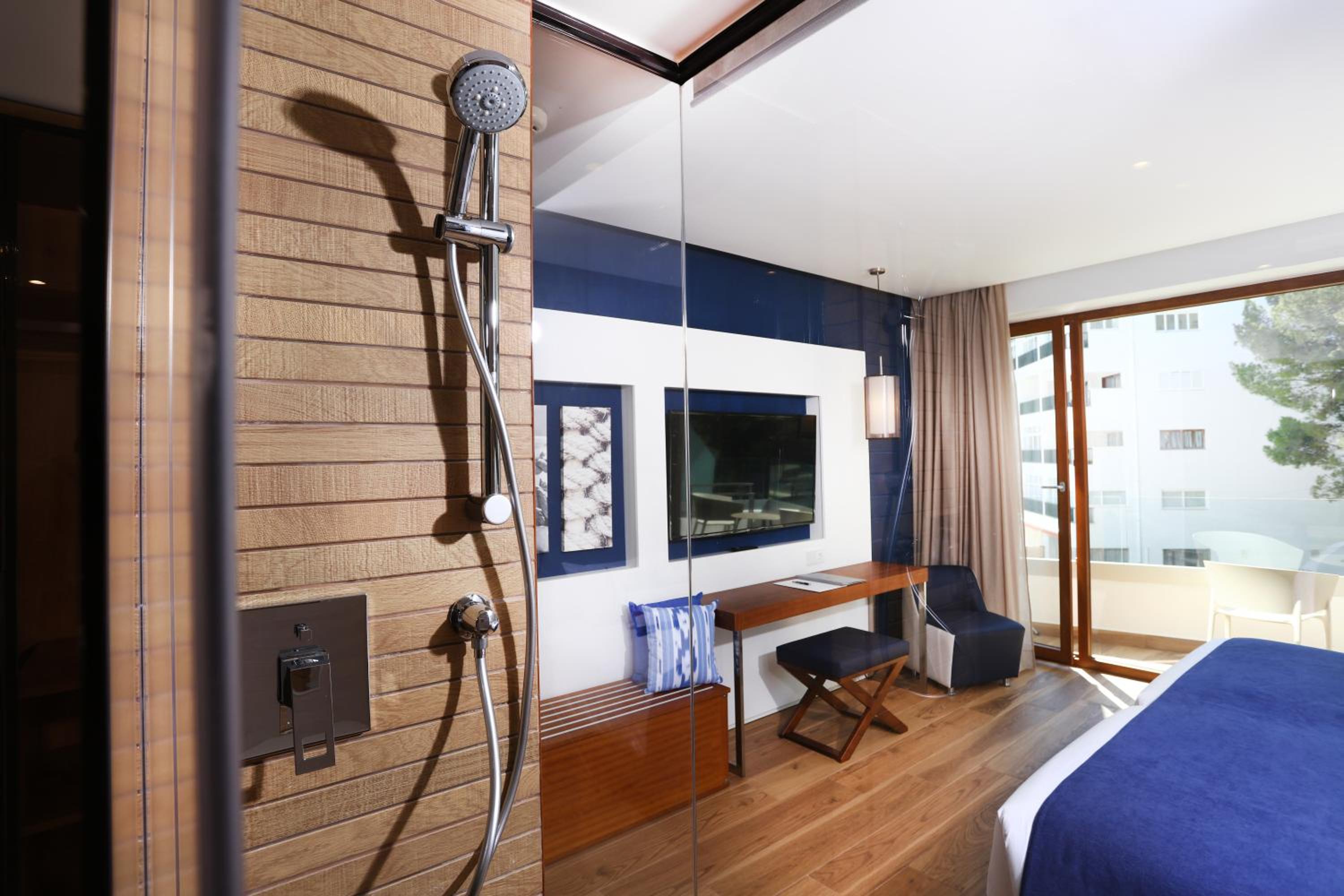 Superior Double or Twin Room - Photo 12