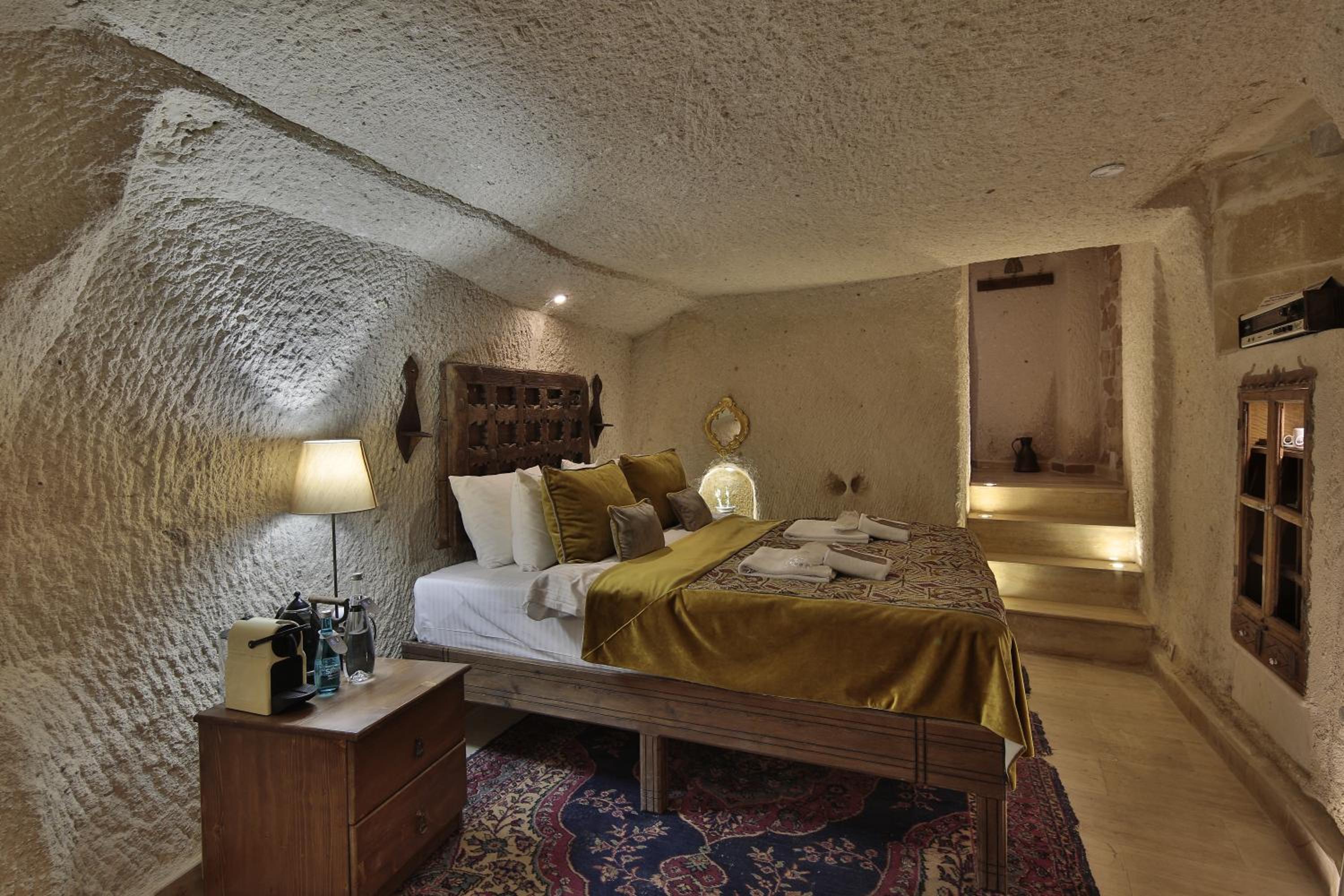  Premier Cave Suite photo 3