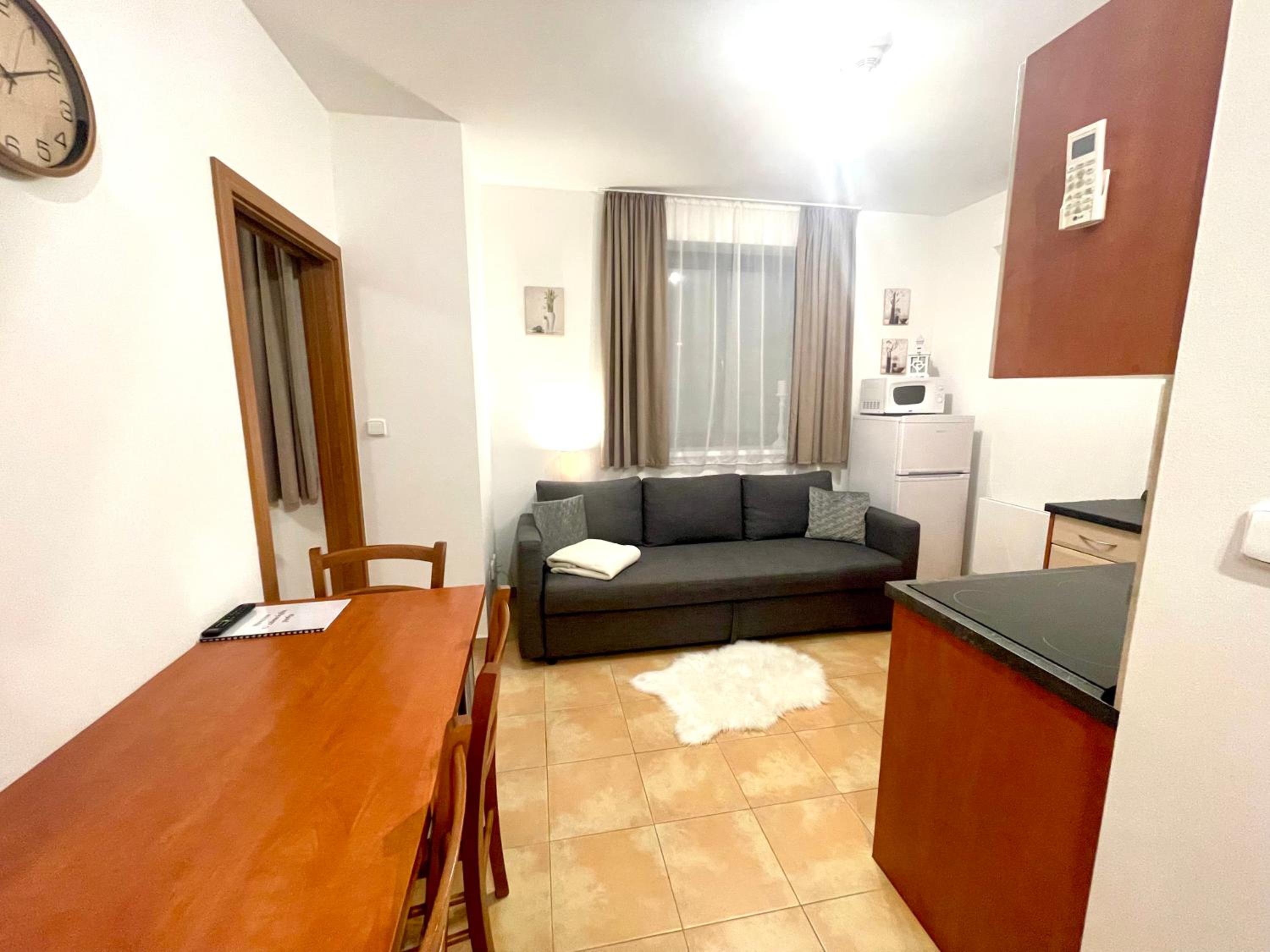 One-Bedroom Apartment photo 3