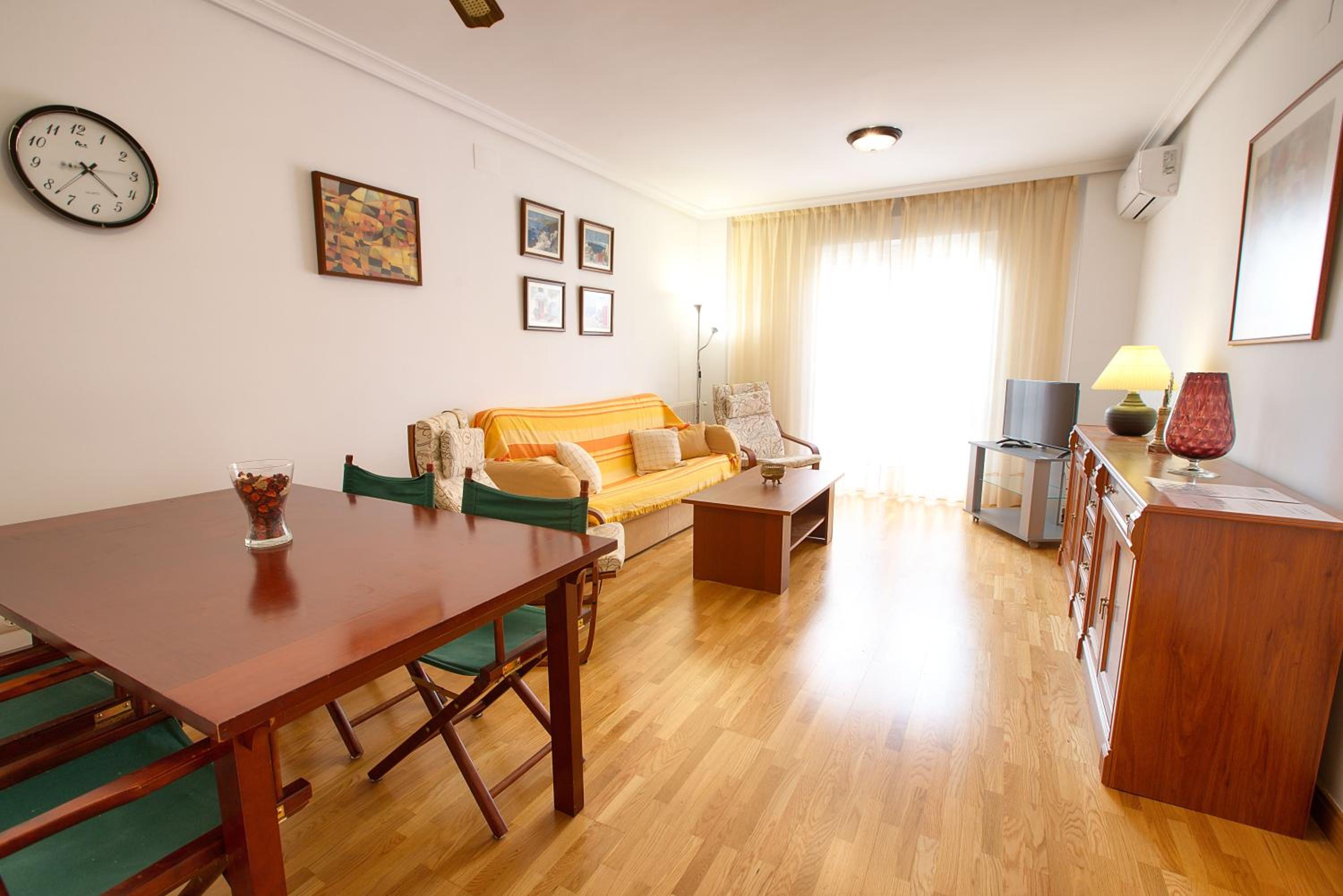 Three-Bedroom Apartment photo 2
