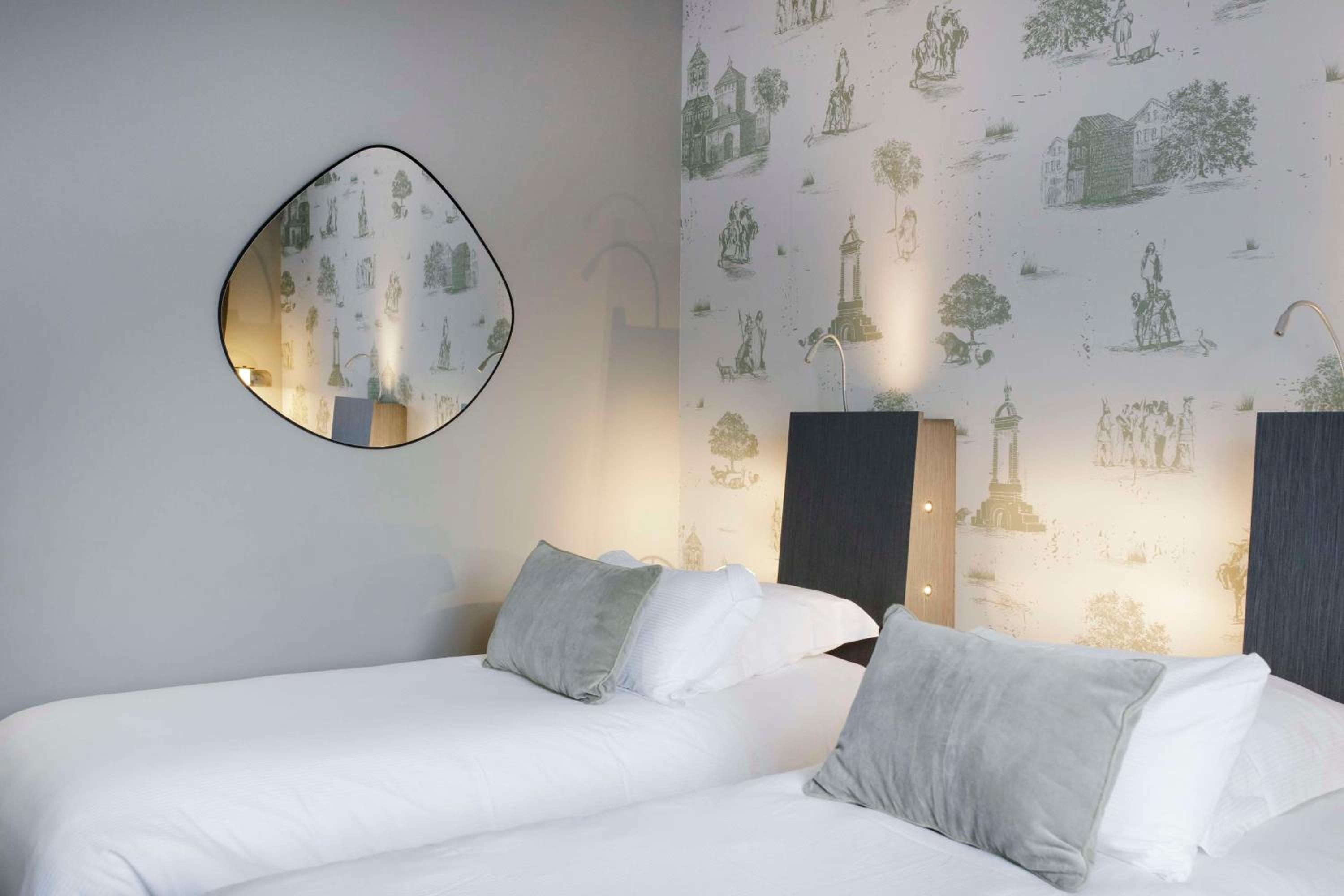Standard Twin Room - Photo 12