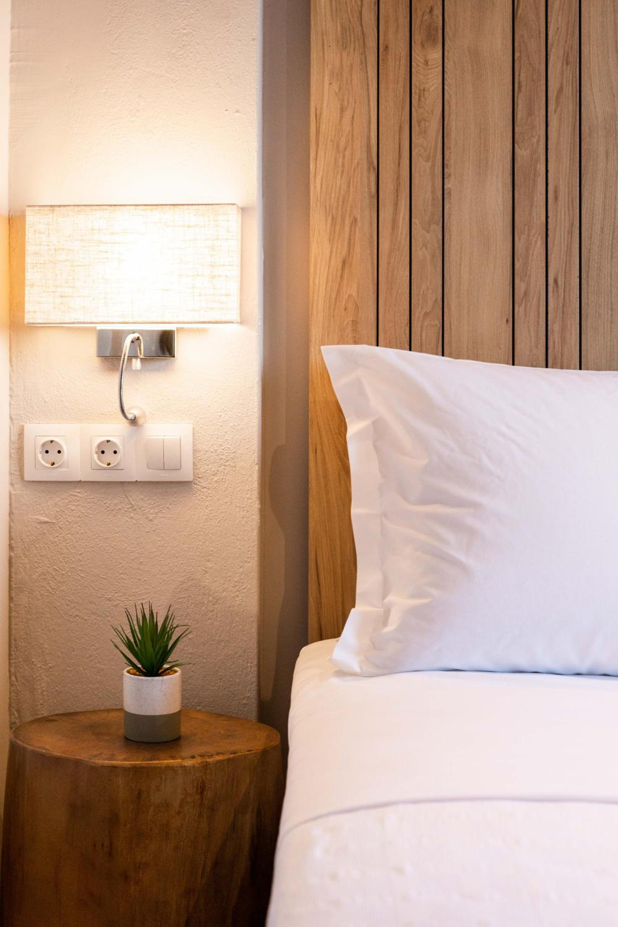Superior Double or Twin Room with Sea View - Photo 2