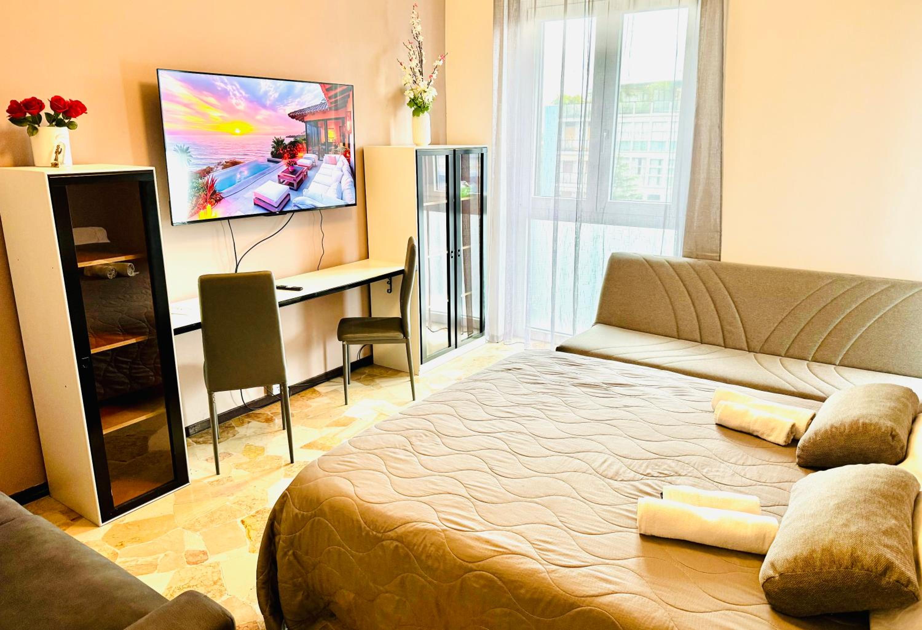 Double Room with Balcony (3 Adults) photo 1