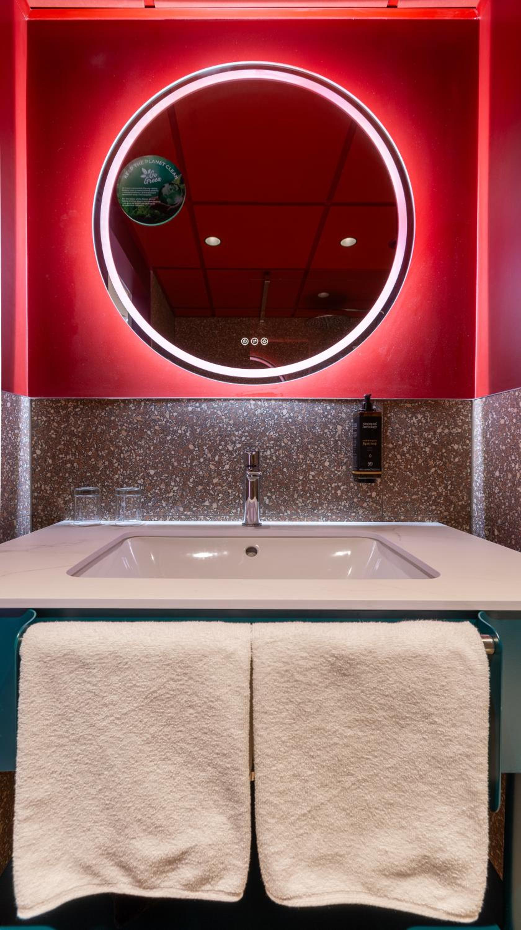 Superior Twin Room - Photo 14