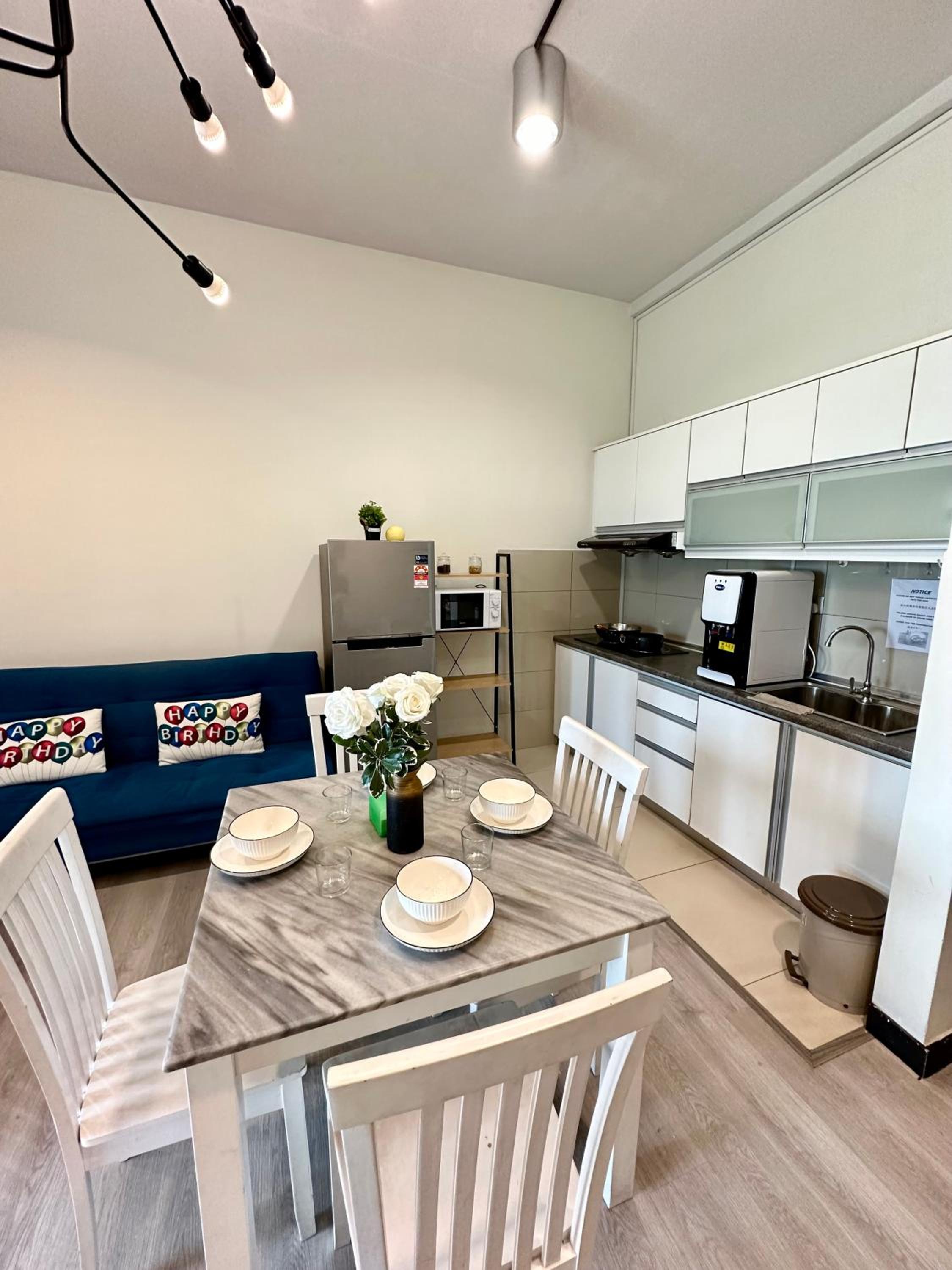 Studio Apartment with Balcony - Photo 15