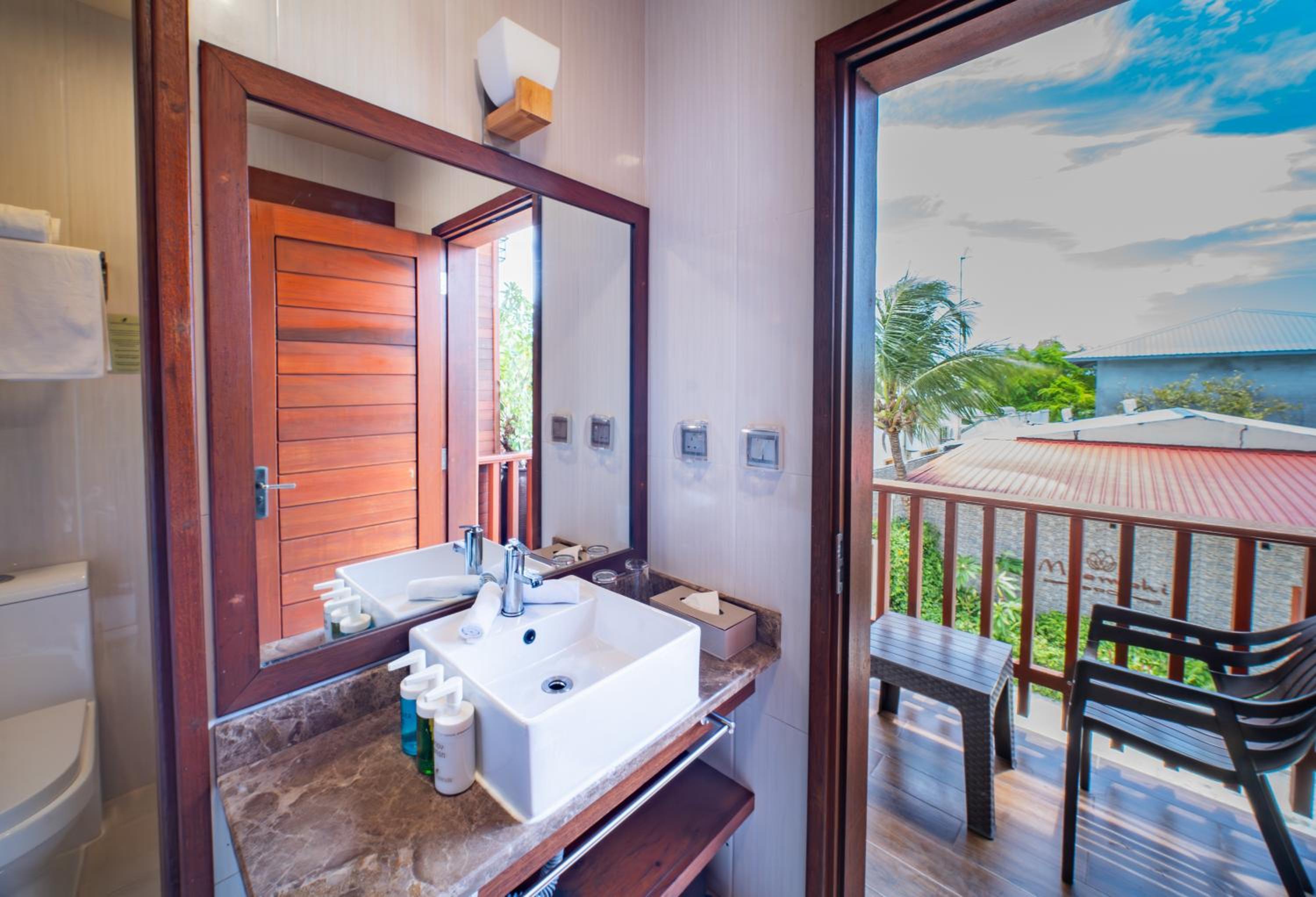 Superior Double or Twin Room with Balcony & Island View - Photo 4