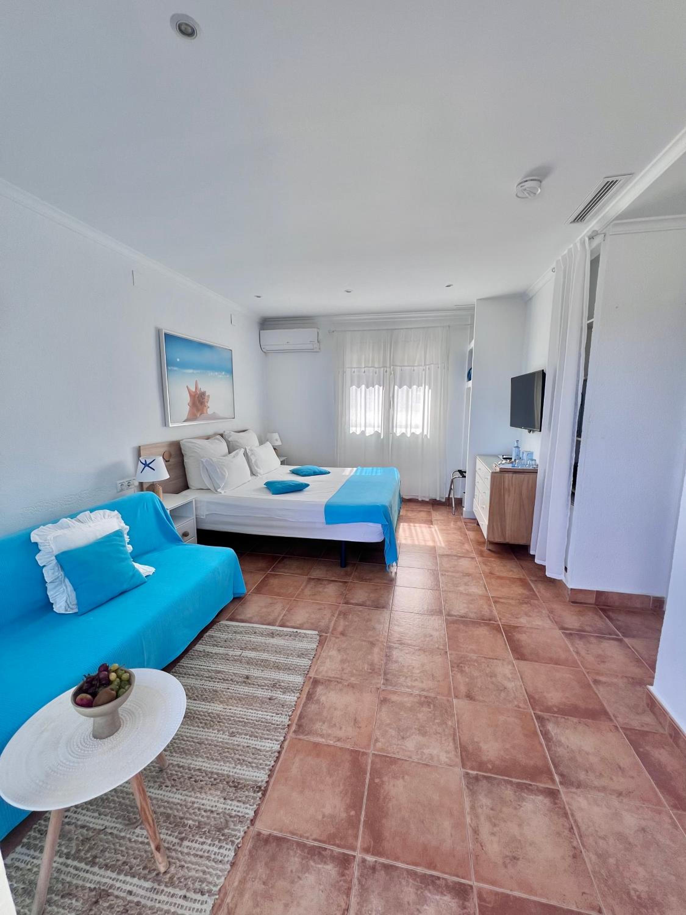 Deluxe Double Room with Sea View and Terrace photo 3