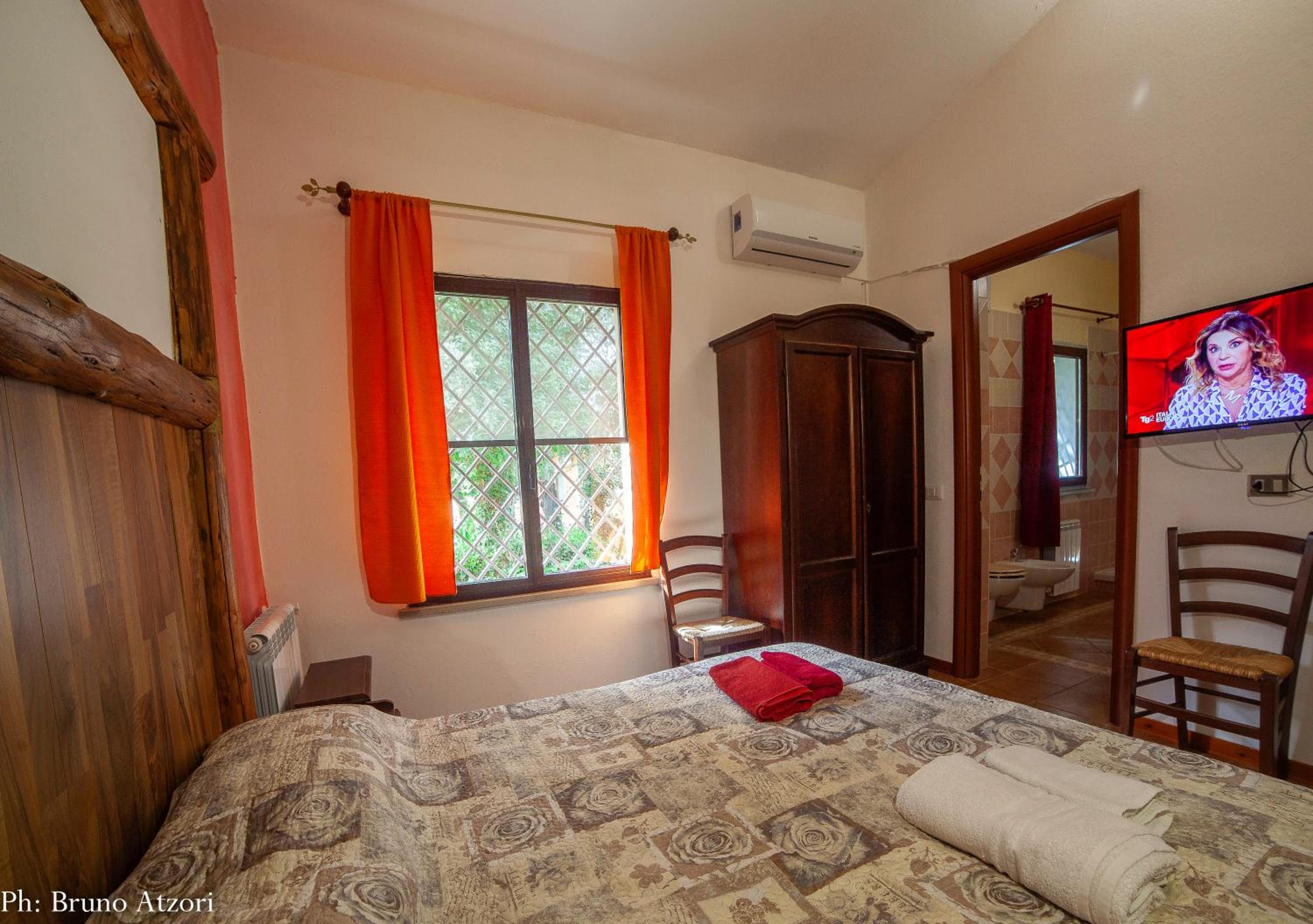 King Room - Disability Access - Photo 1