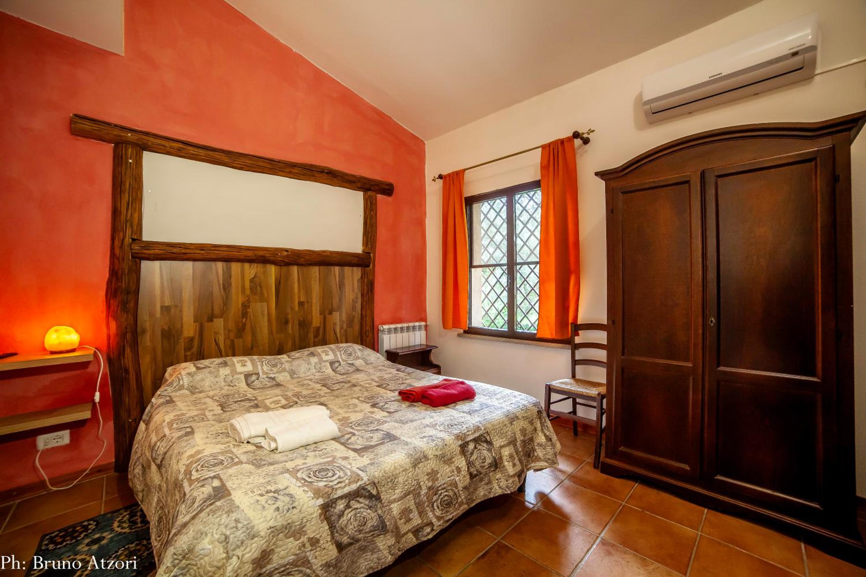 King Room - Disability Access - Photo 3