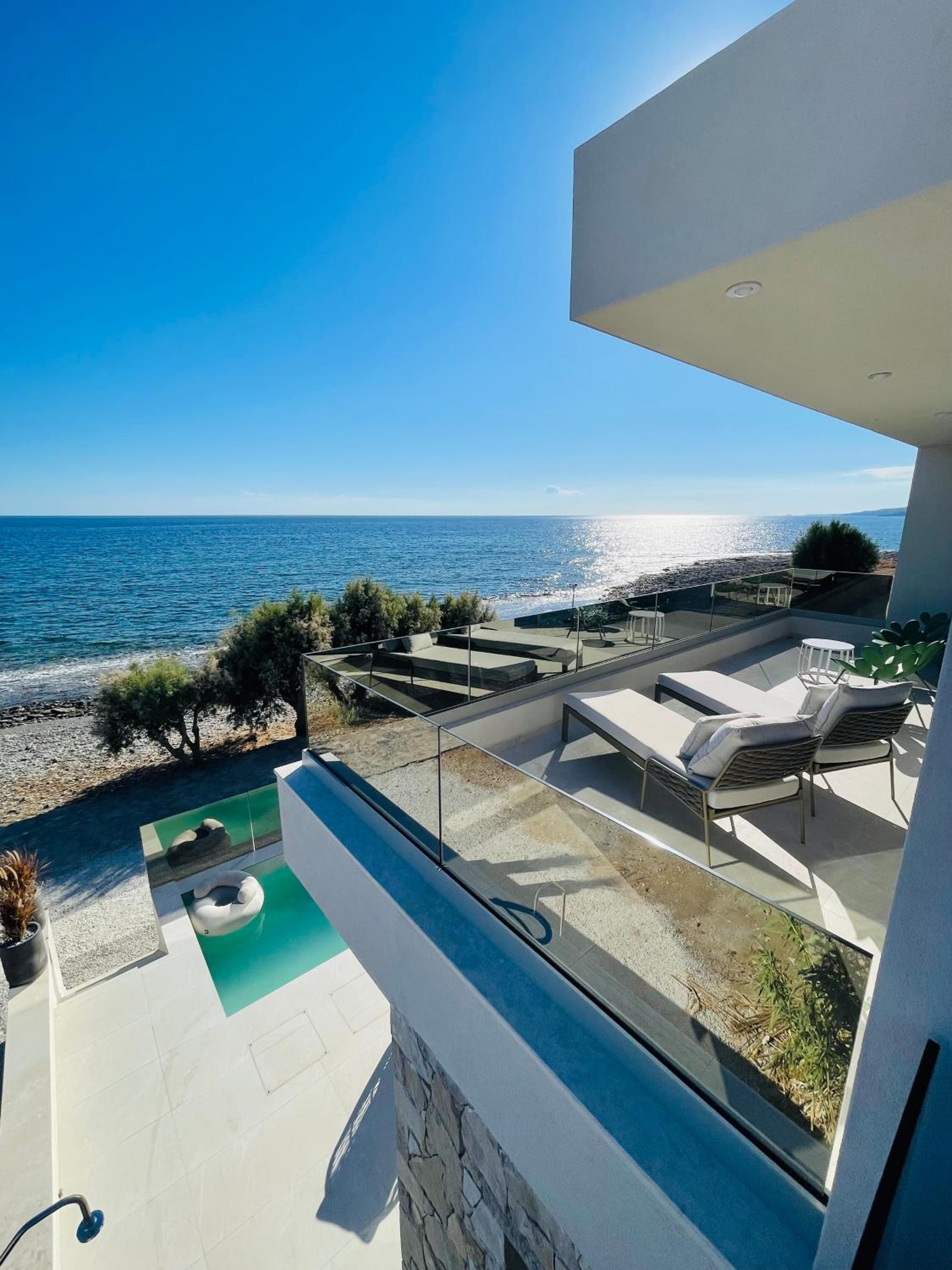 Three-Bedroom Villa photo 3