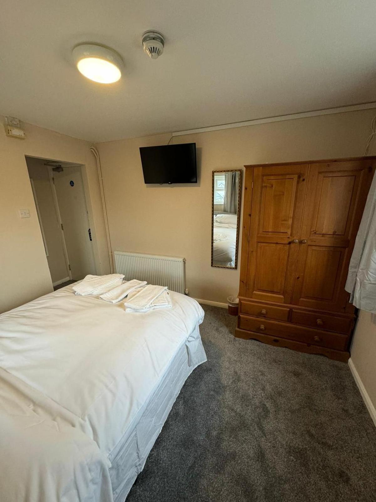 Double Room with Private Bathroom photo 2