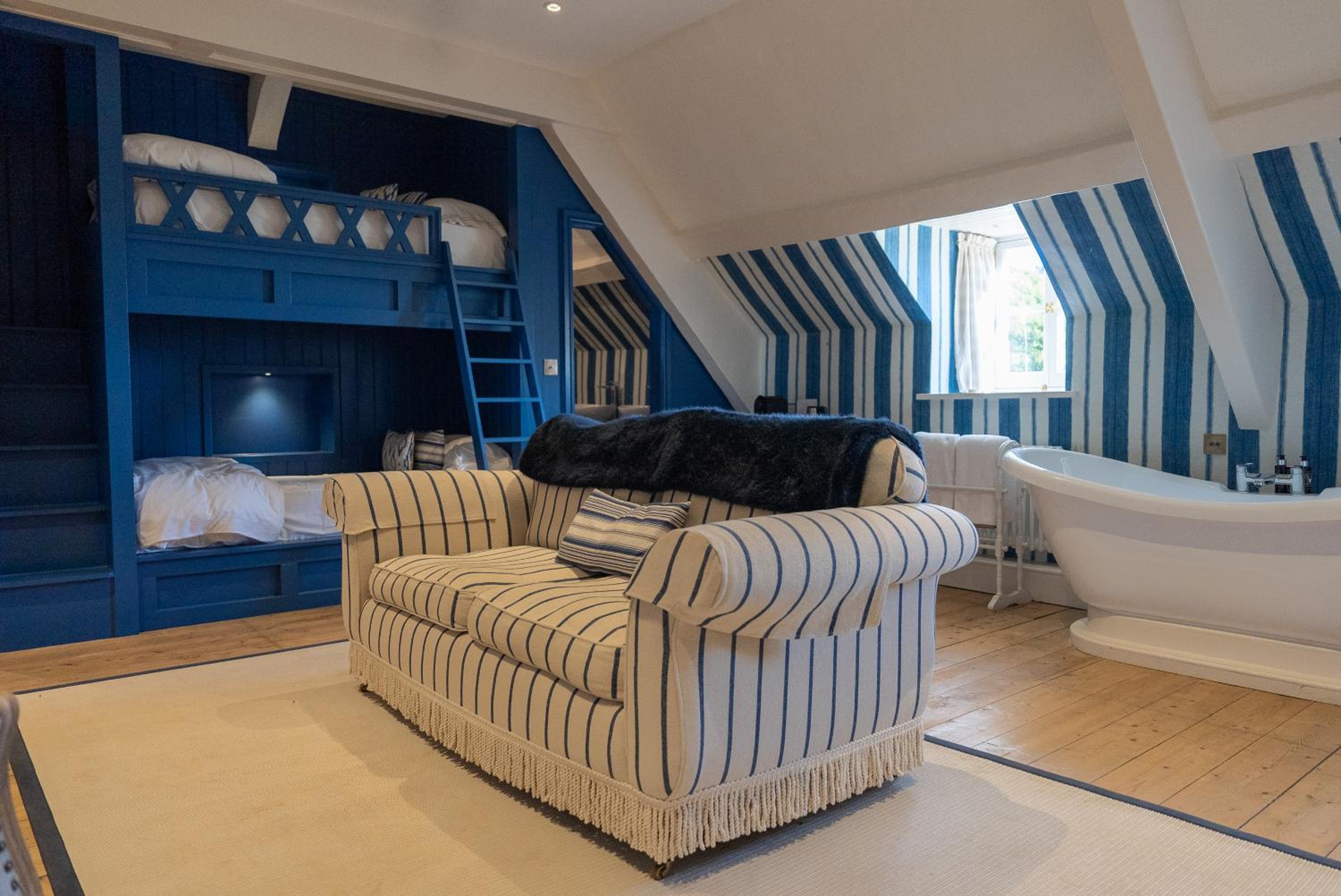 Family Room with Sea View photo 2