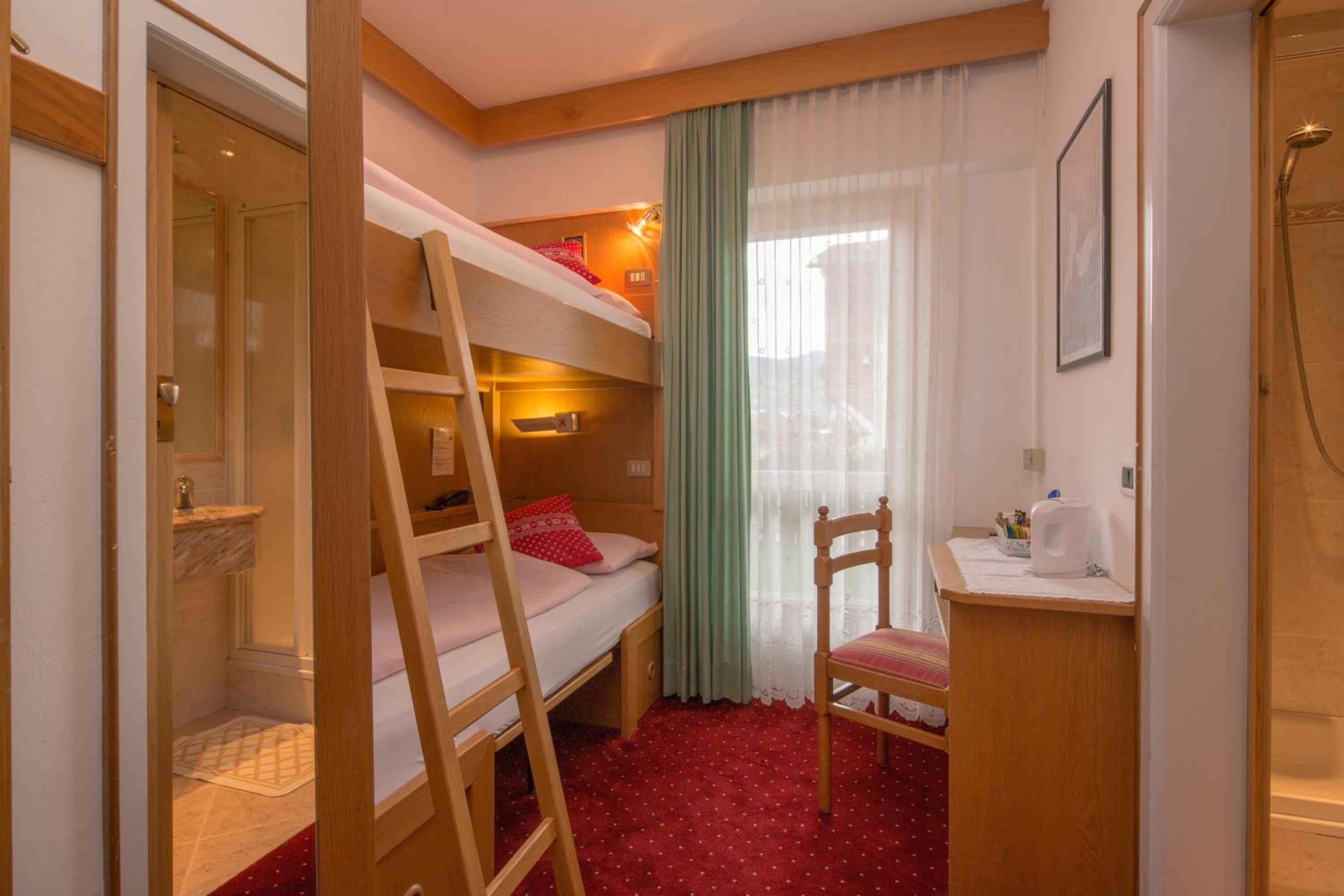 Single Room with Balcony photo 2