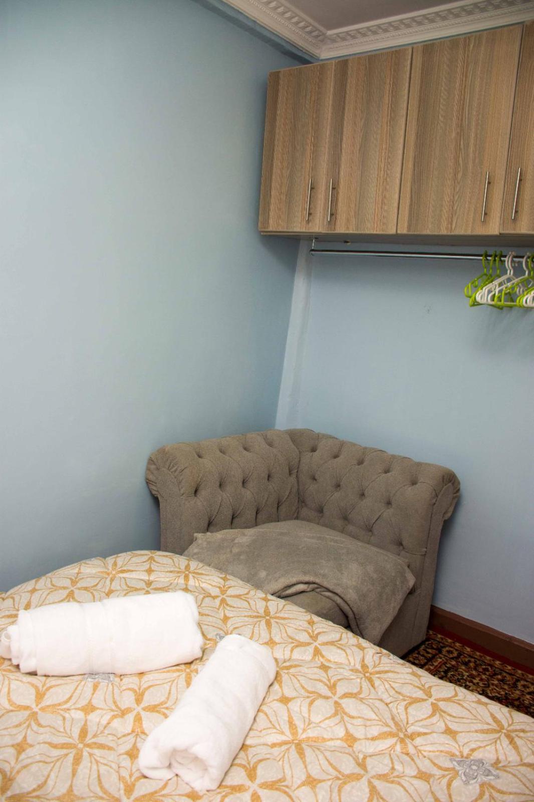 One-Bedroom Apartment photo 3