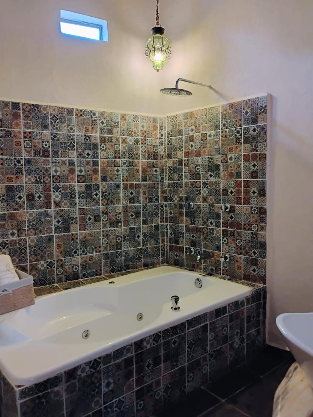 Double Room with Spa Bath photo 3