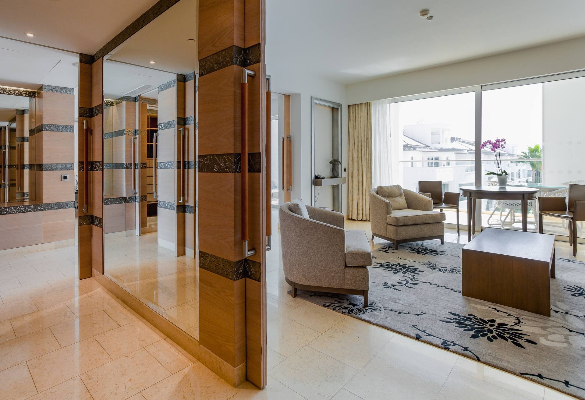 King Grand Deluxe Suite